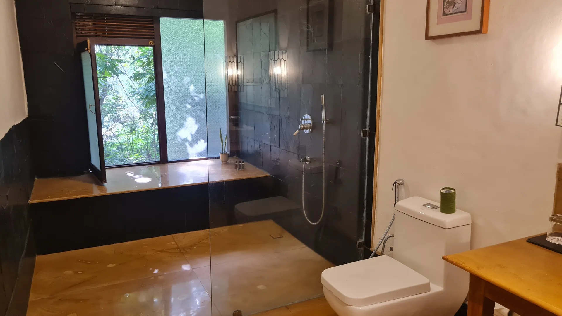 Saraca Resort & Spa Corbett Washroom