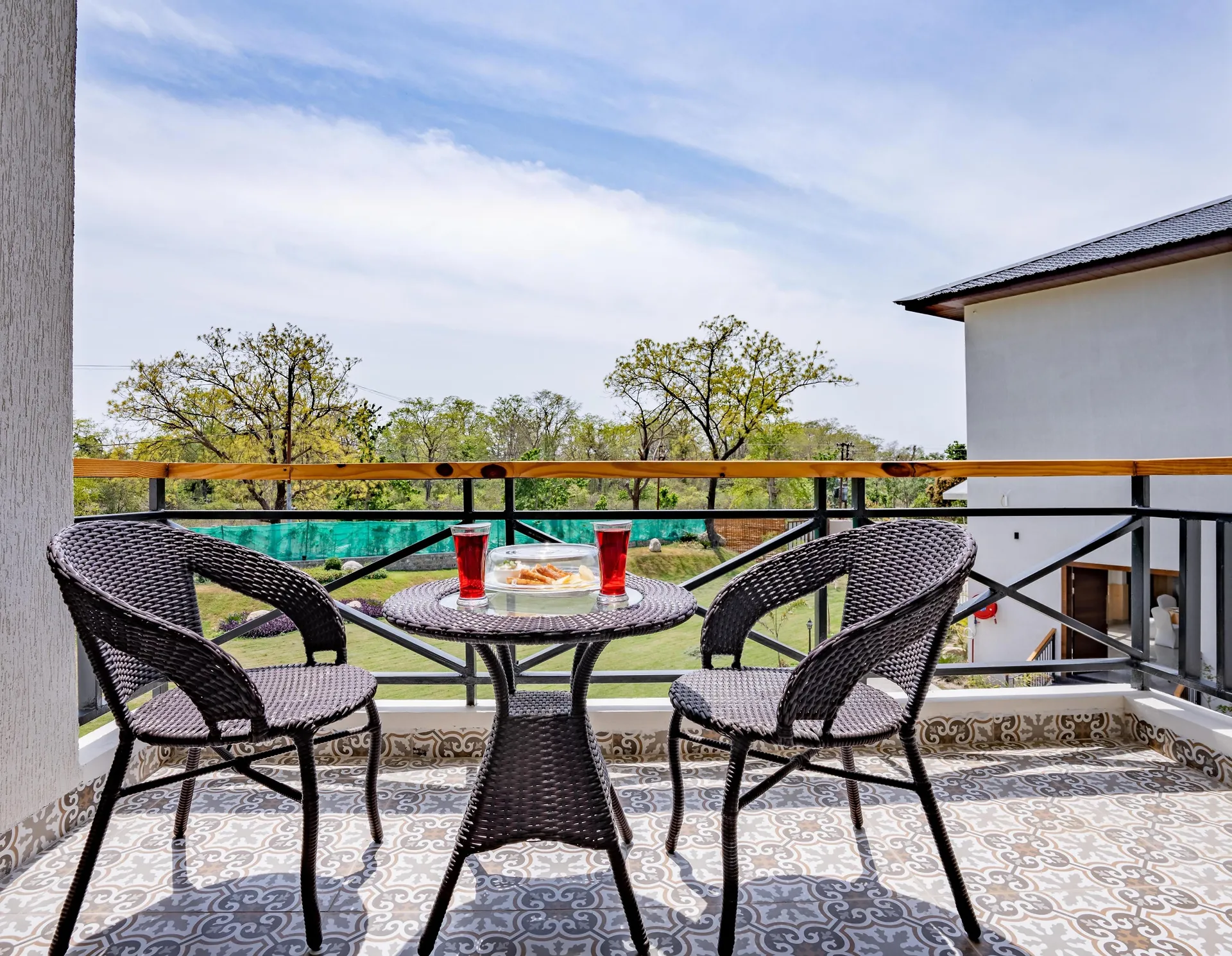 Shervani Pebbles and Pines Corbett Outdoors