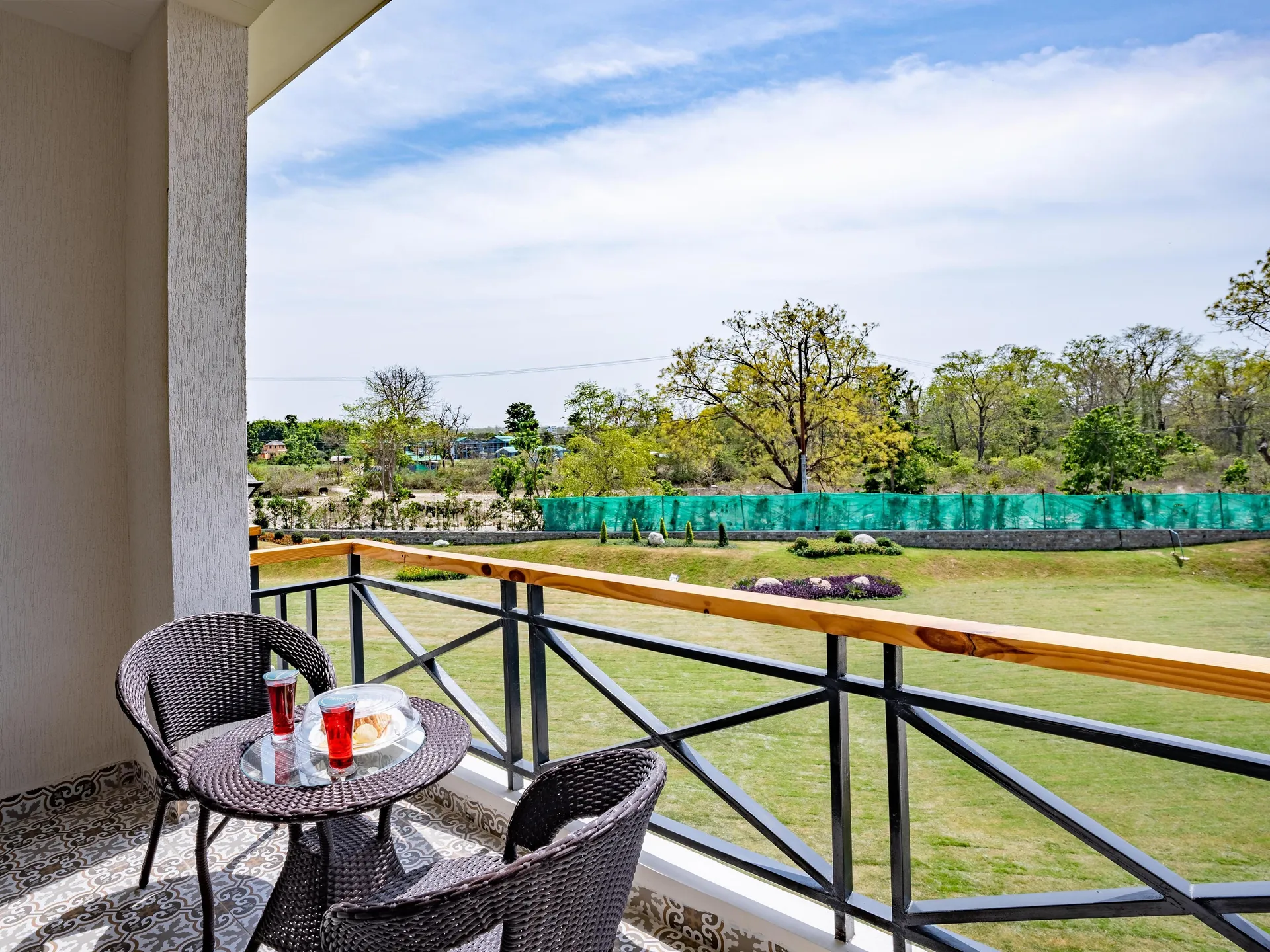 Shervani Pebbles and Pines Corbett Outdoors