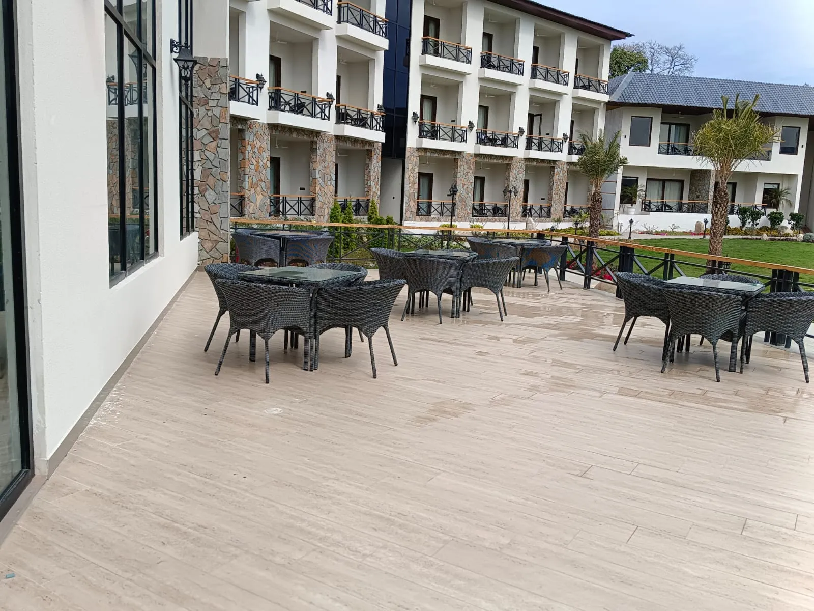 Shervani Pebbles and Pines Corbett Restaurant