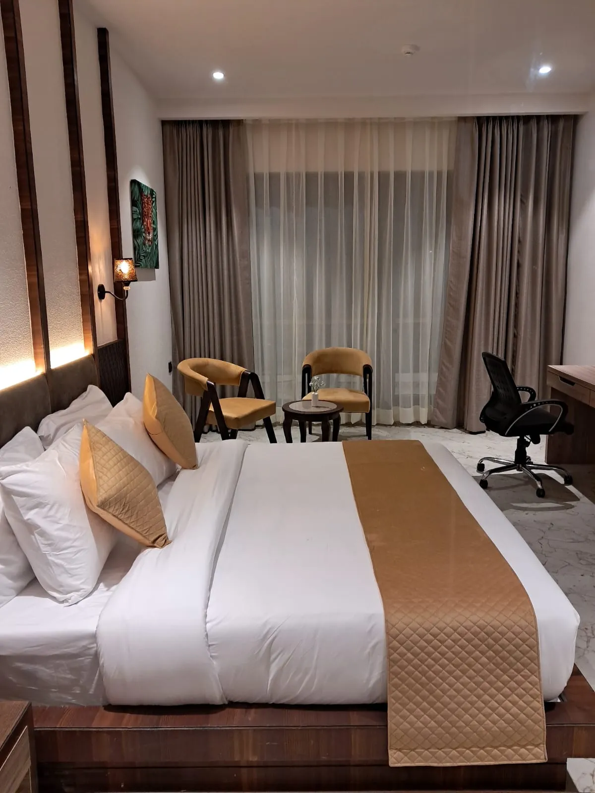 Shervani Pebbles and Pines Corbett Room