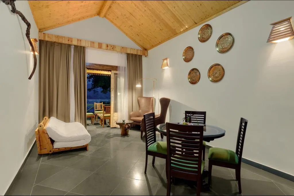 Tarangi Resort & Spa- A River Access Property Restaurant