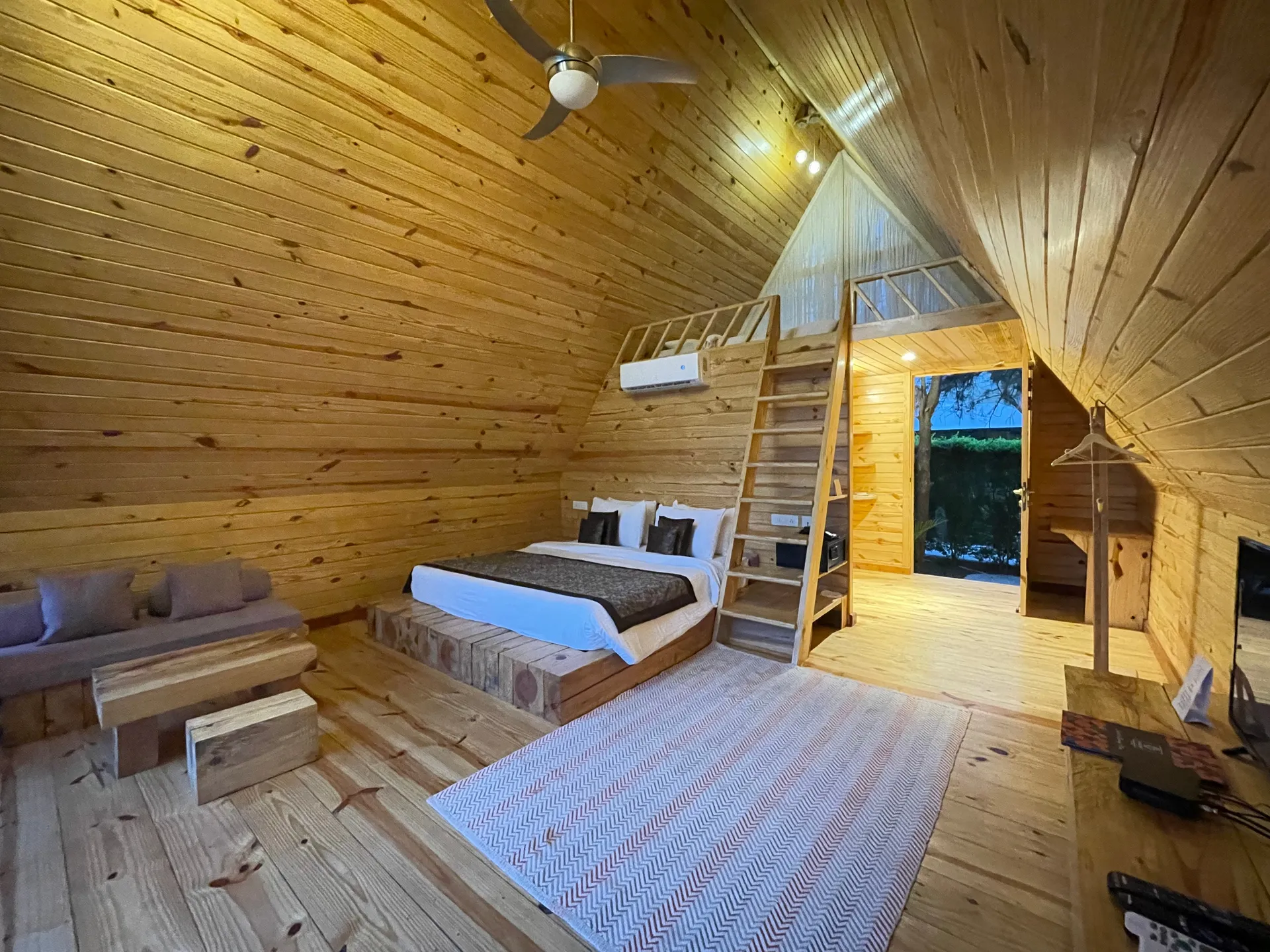 Tarangi Resort & Spa- A River Access Property Room