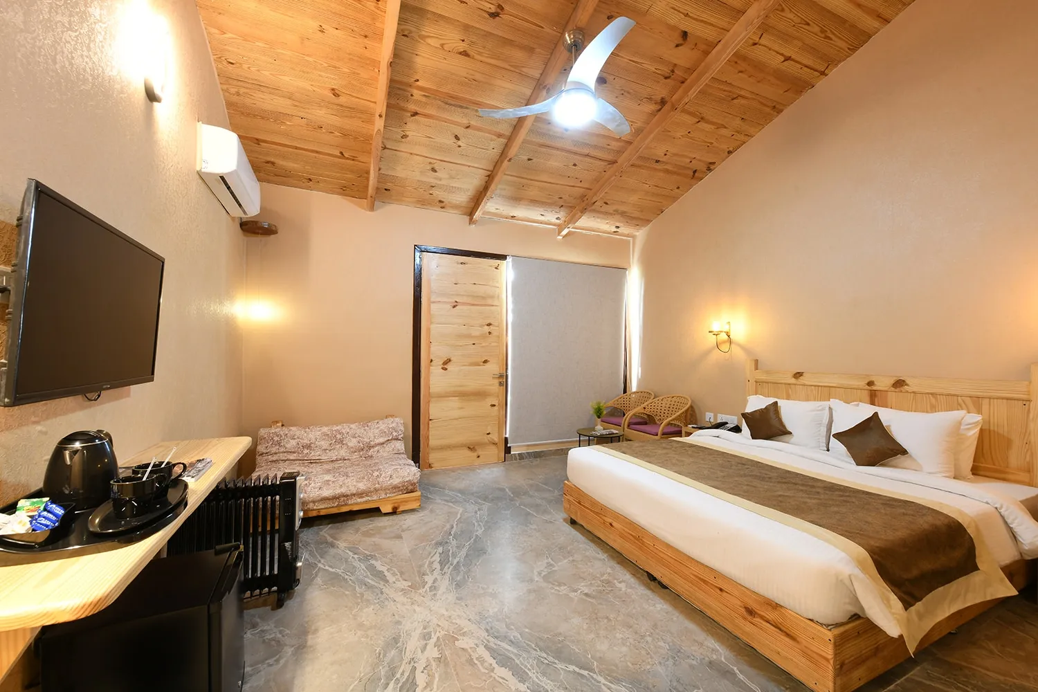 Tarangi Resort & Spa- A River Access Property Room