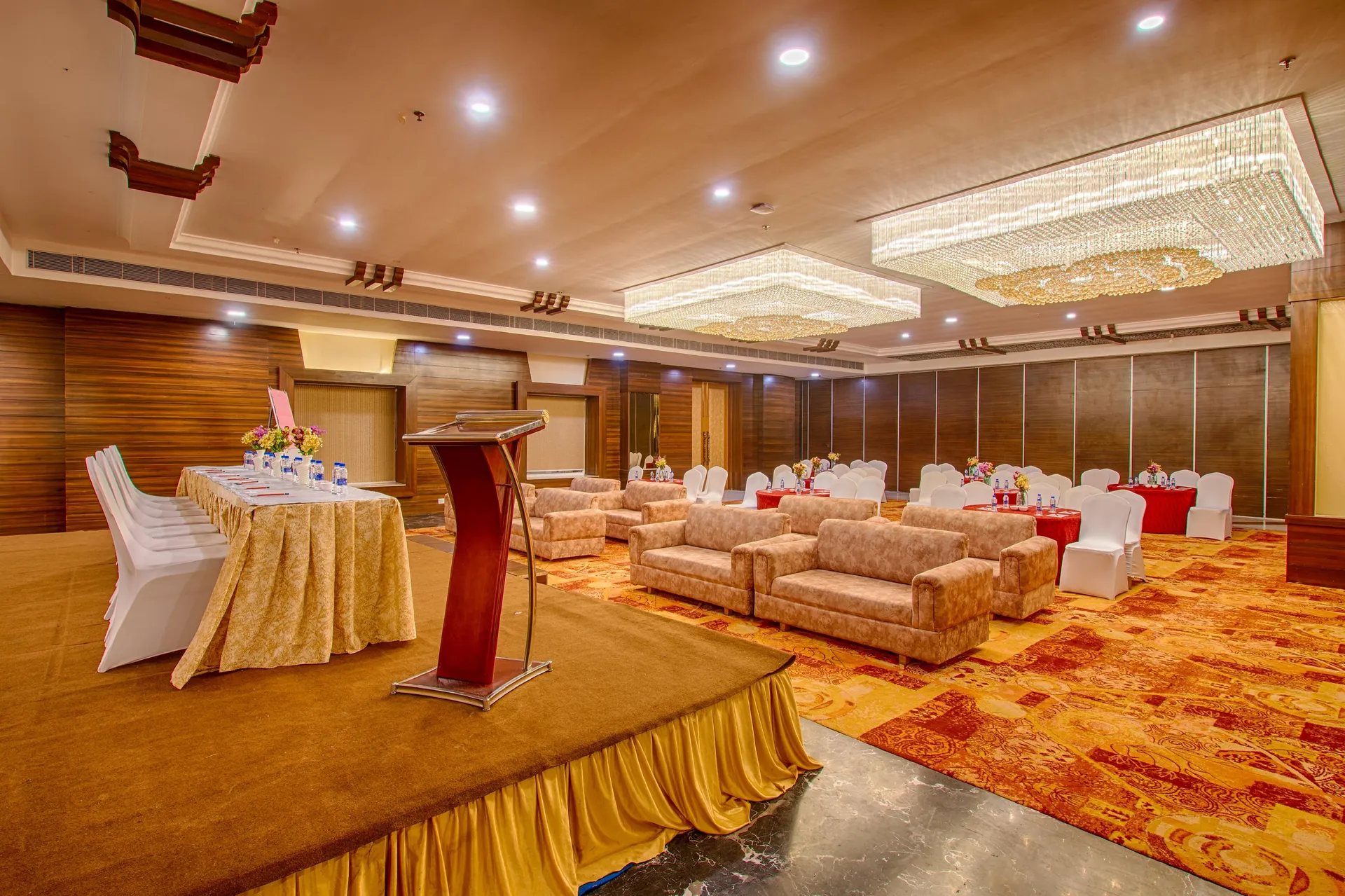 Tiaraa Hotels & Resorts Conference Room