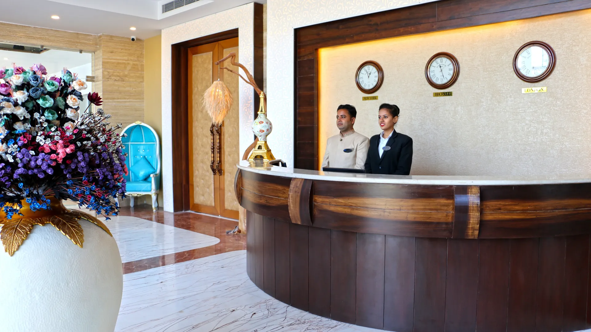 Tiaraa Hotels & Resorts Reception