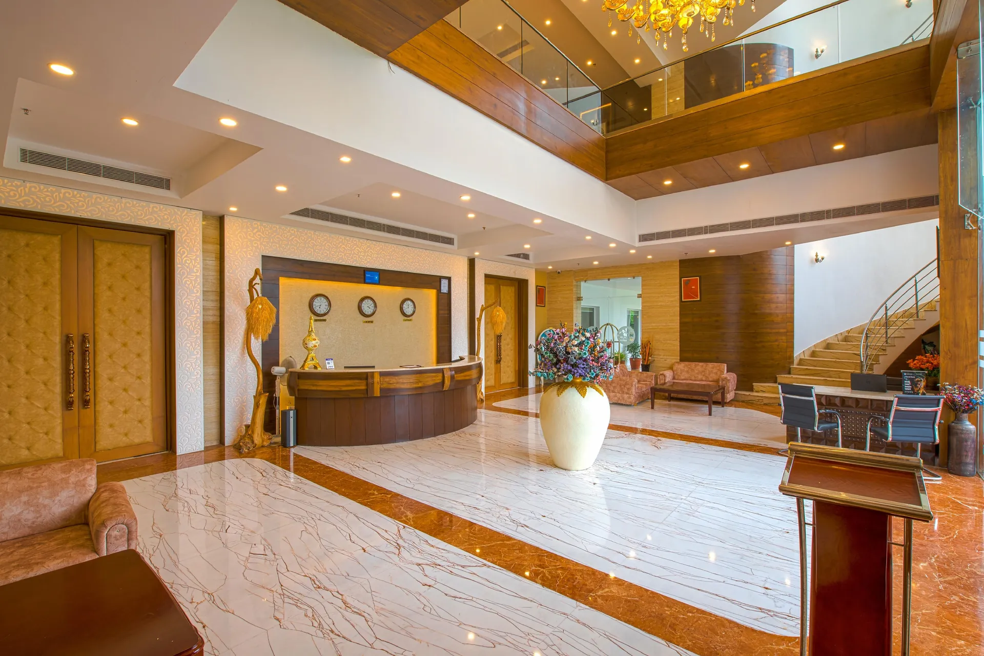 Tiaraa Hotels & Resorts Reception