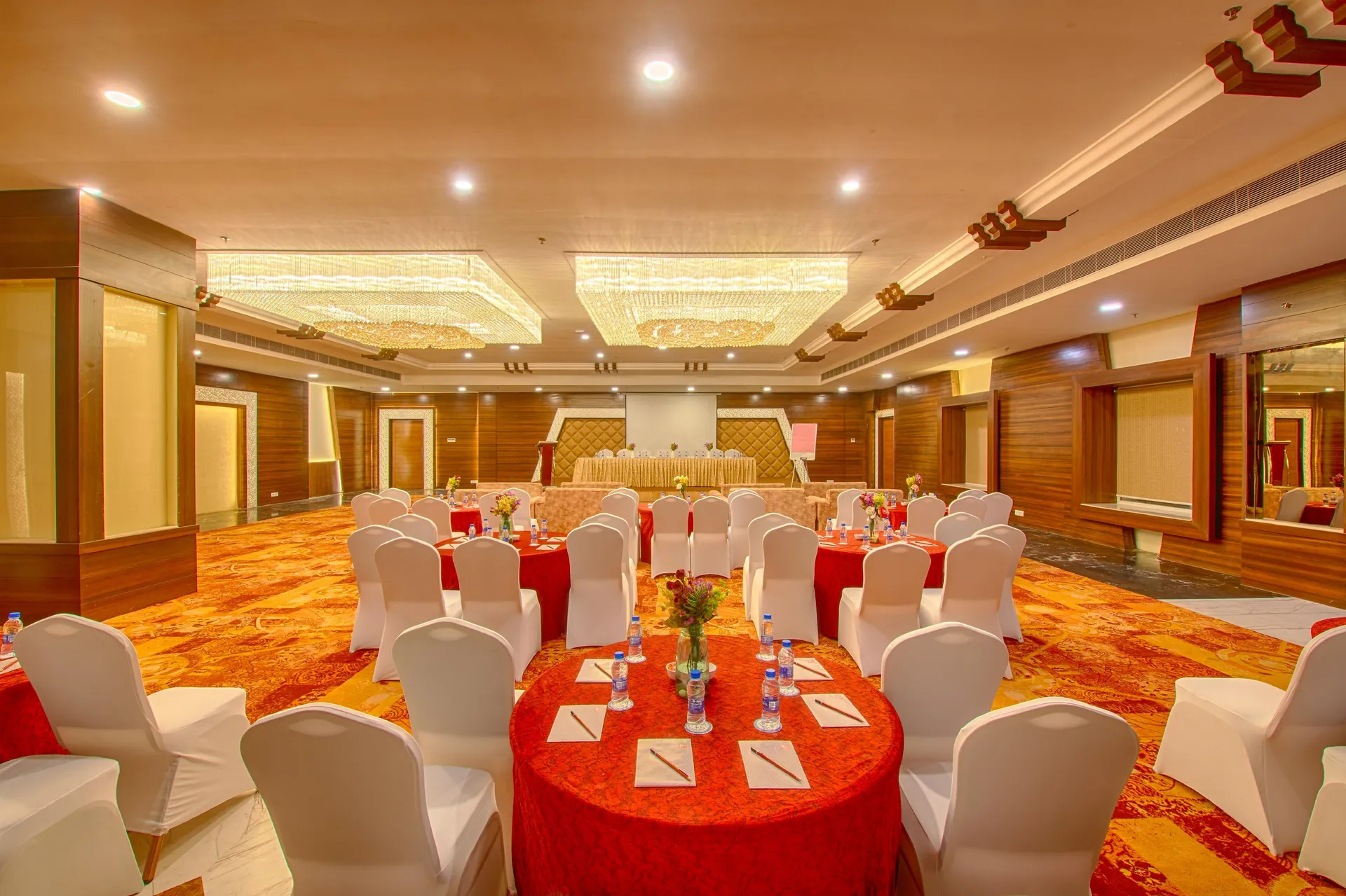 Tiaraa Hotels & Resorts Restaurant