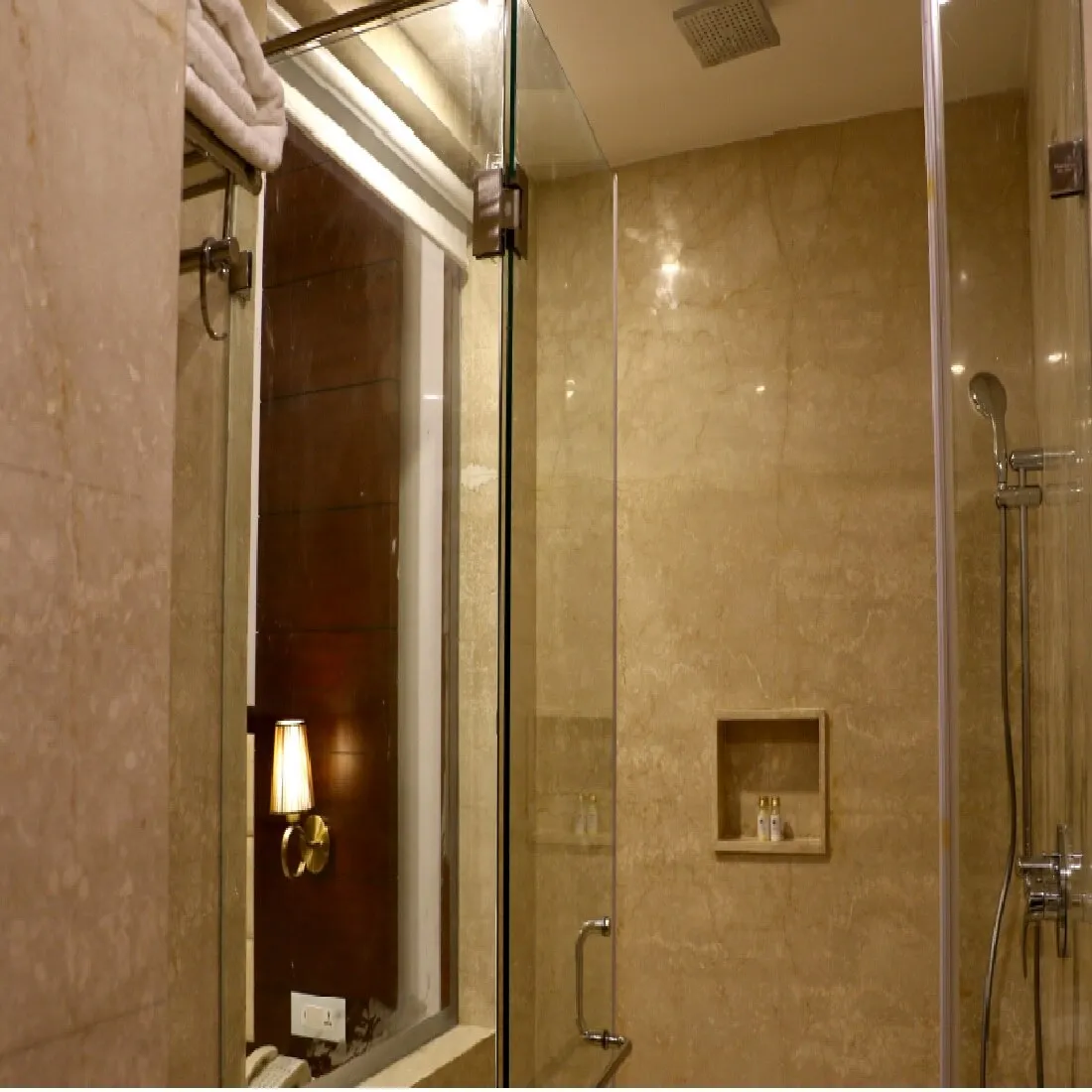 Tiaraa Hotels & Resorts Room