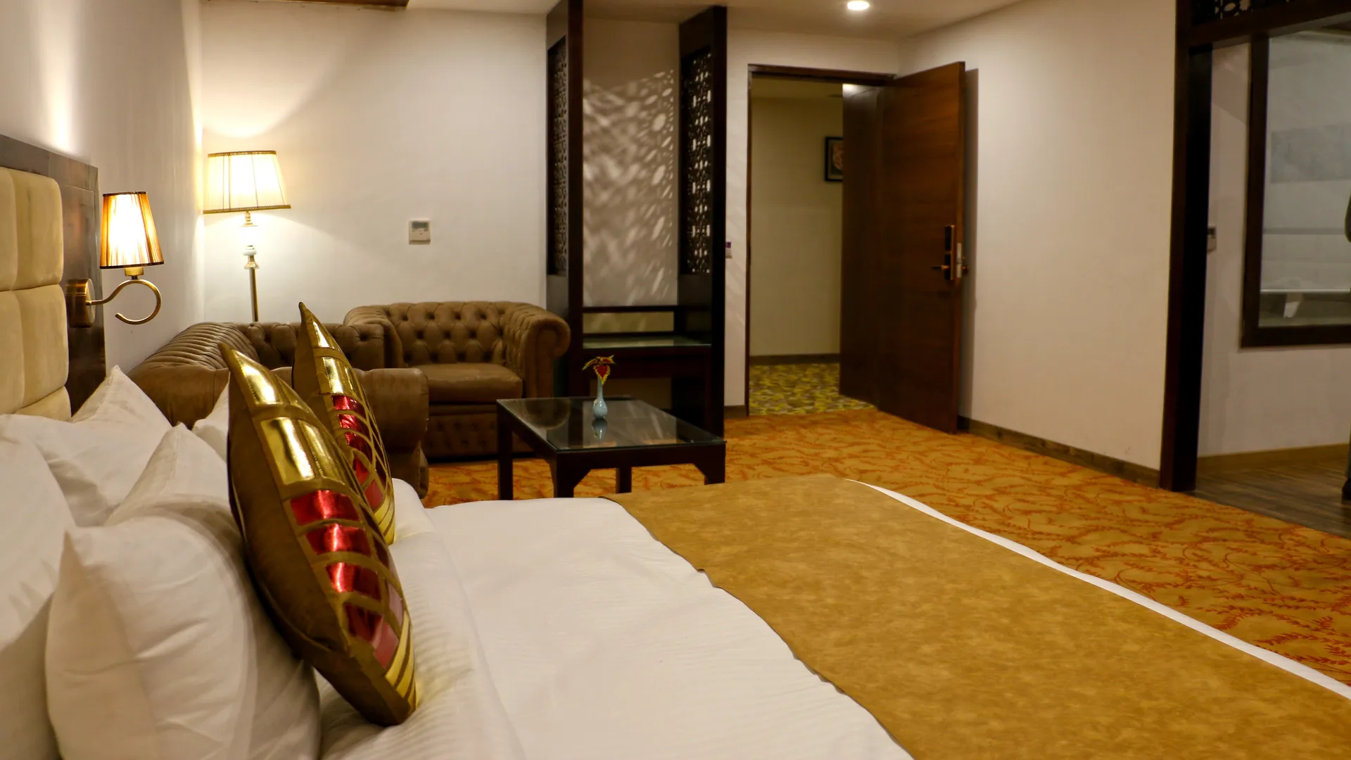 Tiaraa Hotels & Resorts Room