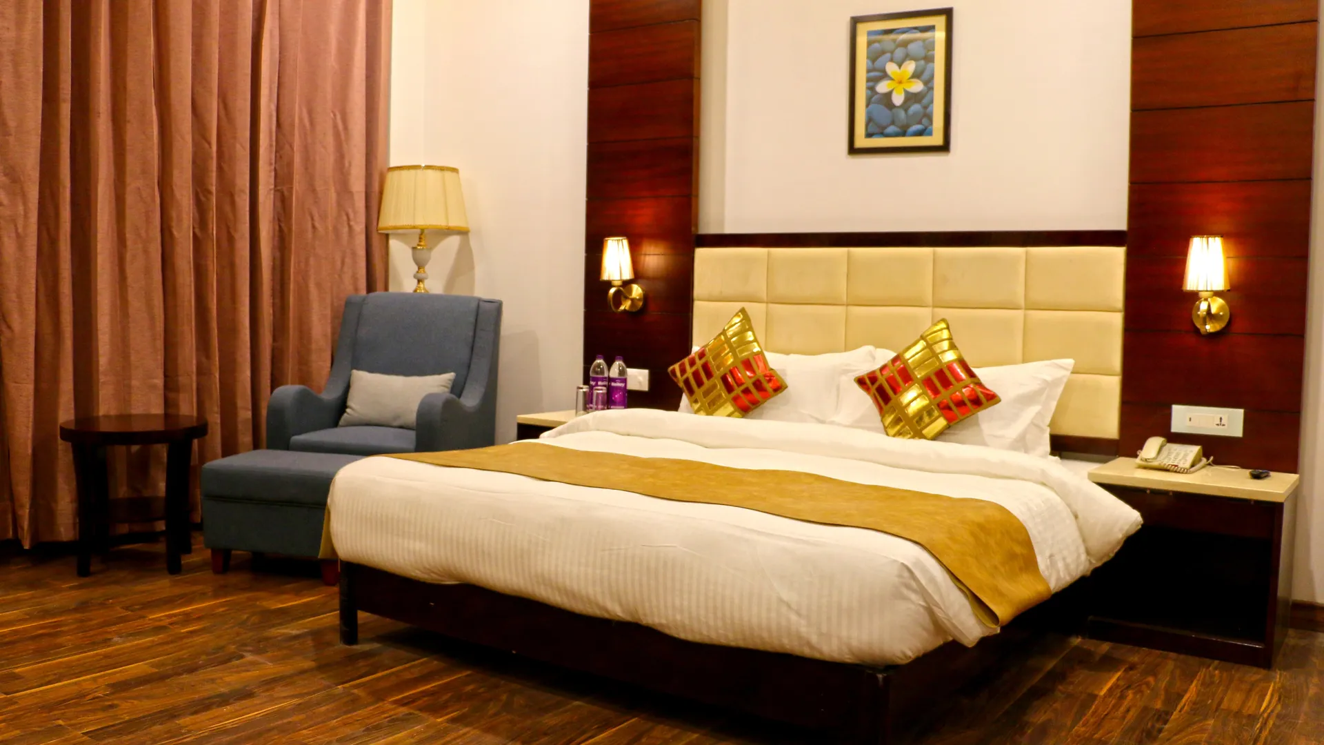 Tiaraa Hotels & Resorts Room