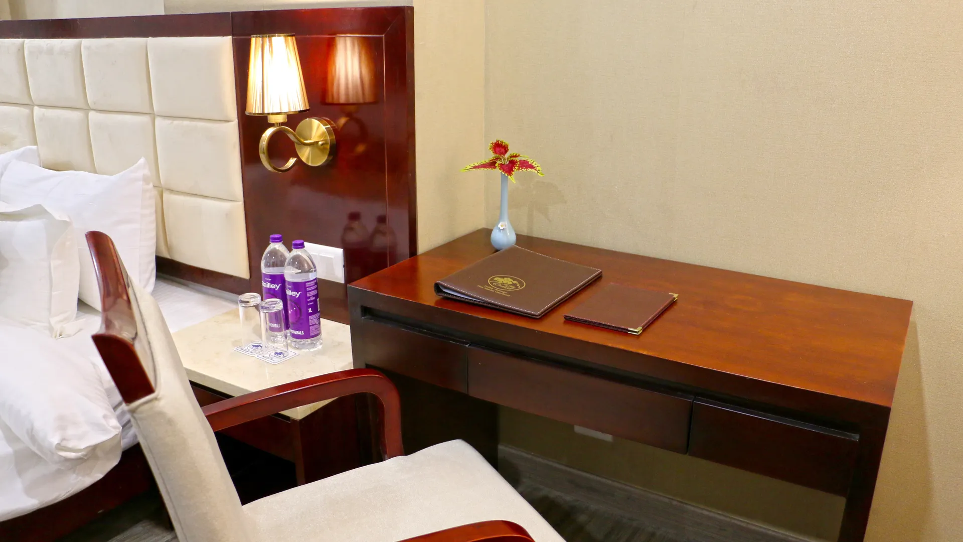 Tiaraa Hotels & Resorts Room