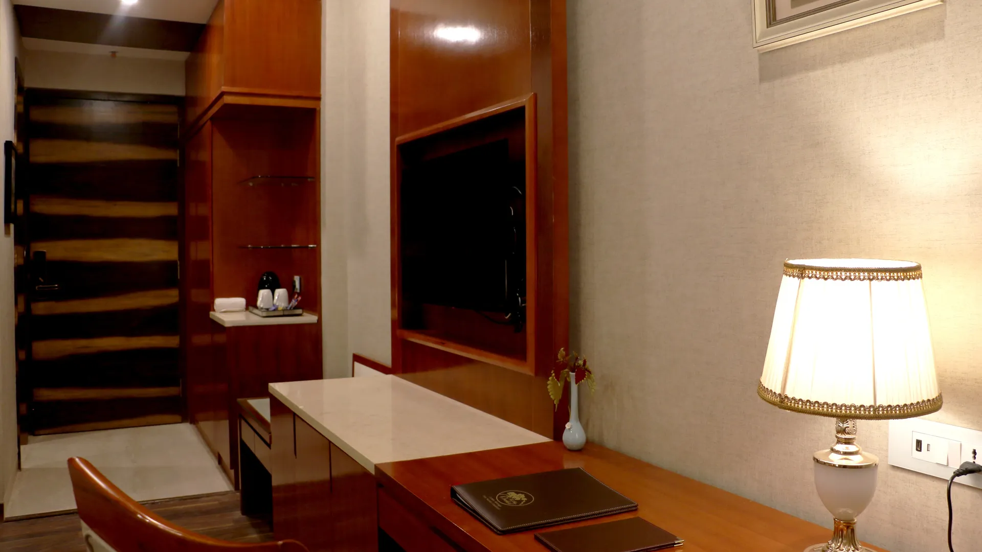 Tiaraa Hotels & Resorts Room