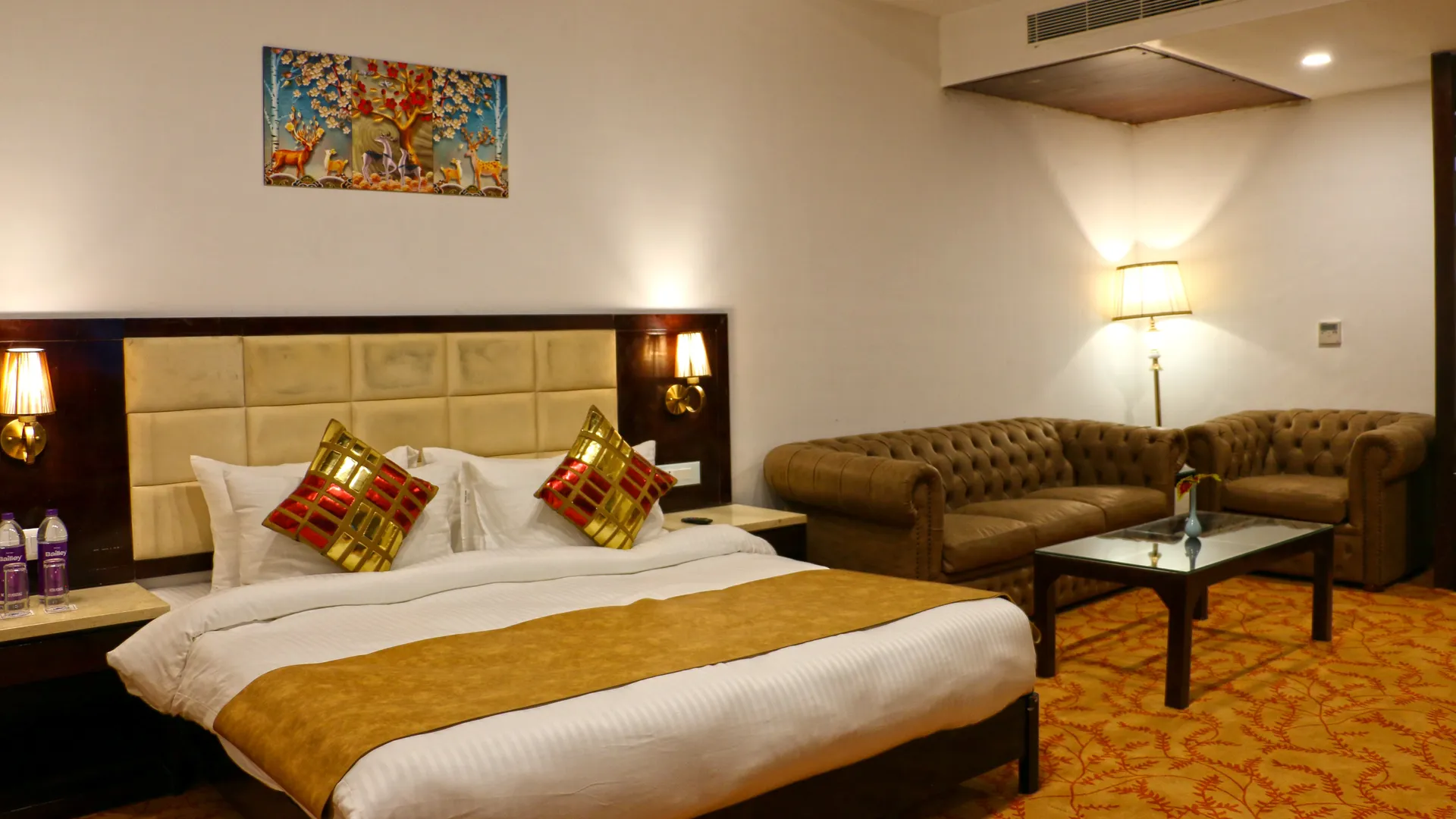 Tiaraa Hotels & Resorts Room