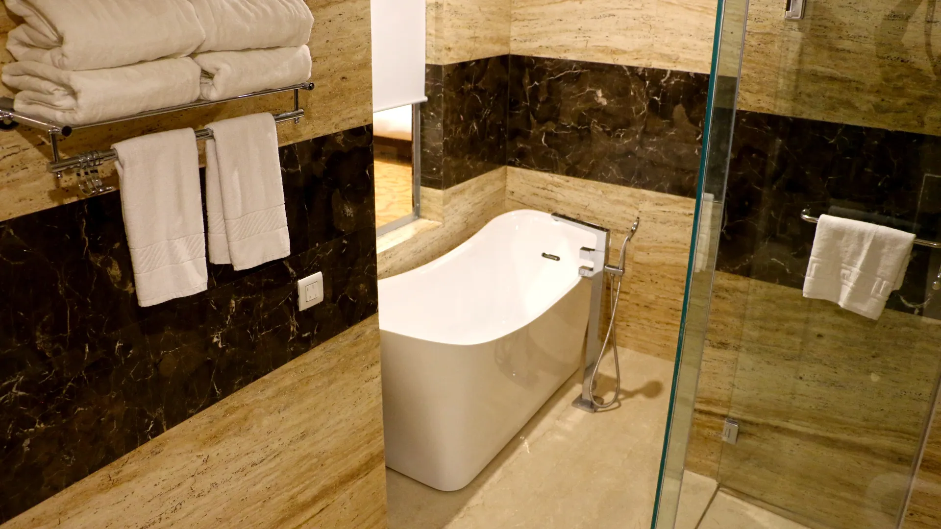 Tiaraa Hotels & Resorts Room