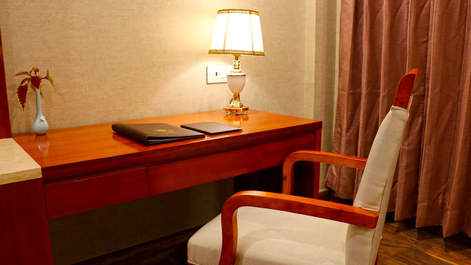 Tiaraa Hotels & Resorts Room