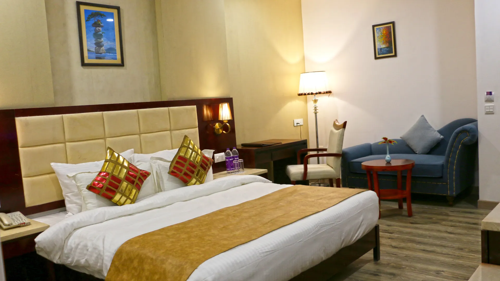 Tiaraa Hotels & Resorts Room