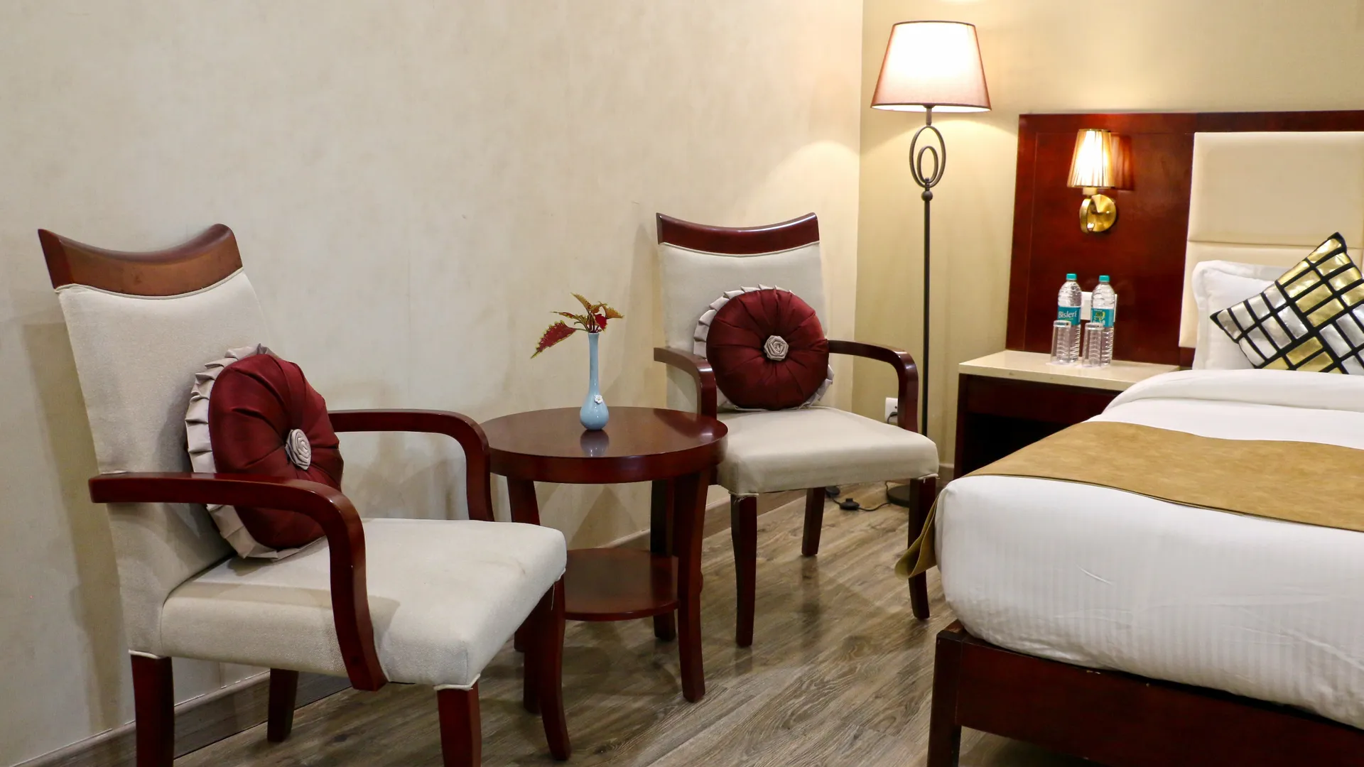 Tiaraa Hotels & Resorts Room