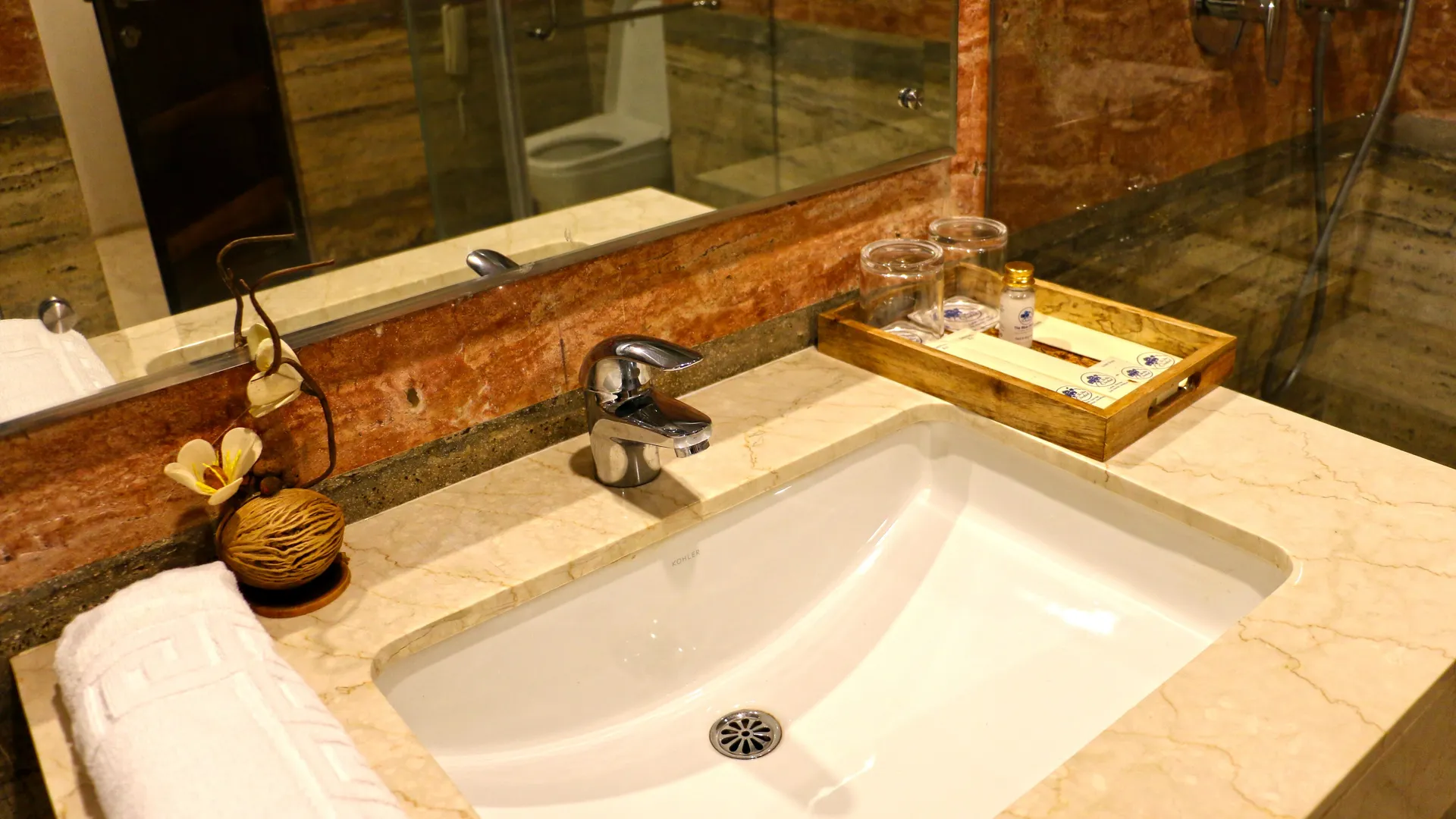 Tiaraa Hotels & Resorts Room