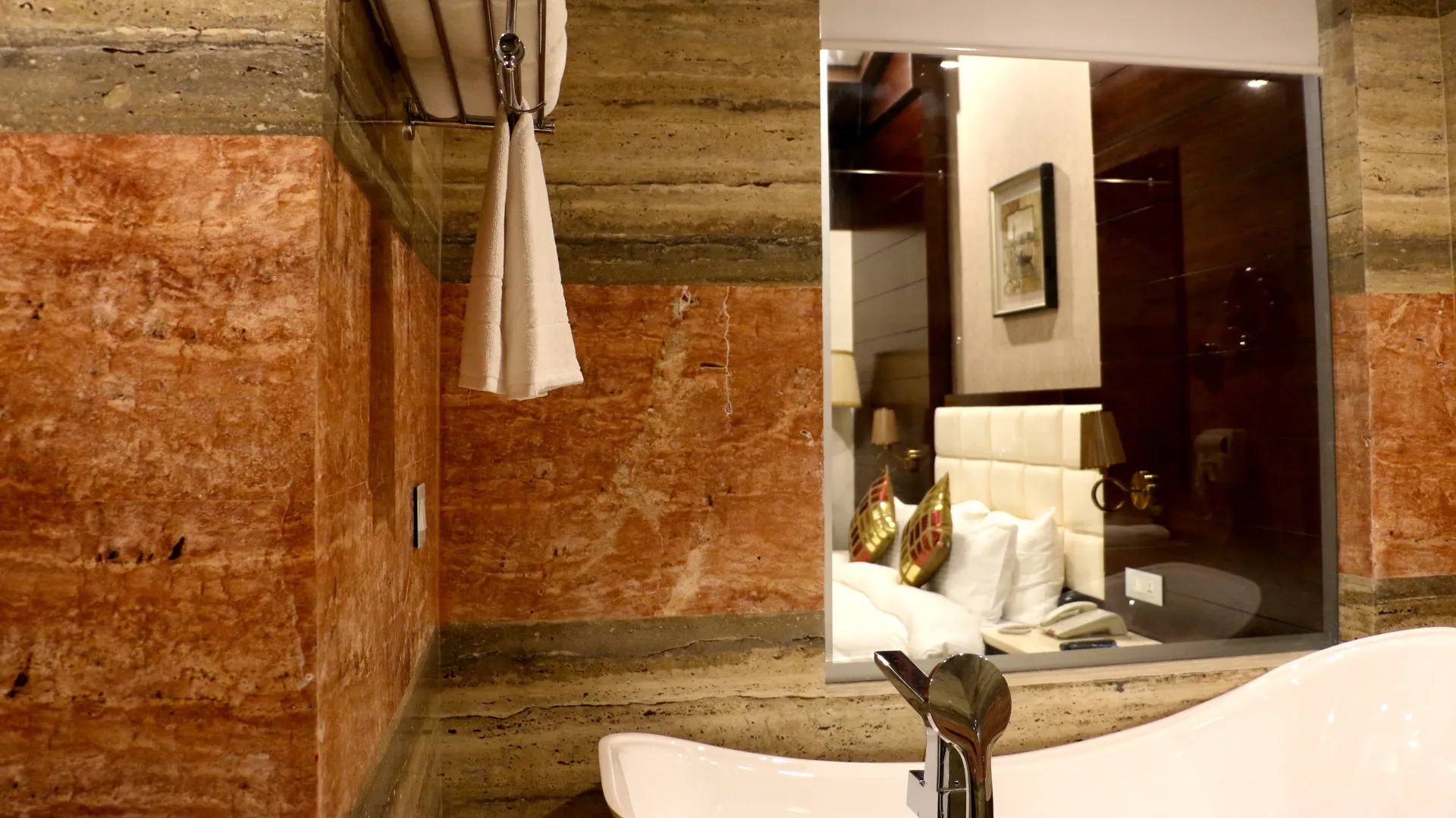Tiaraa Hotels & Resorts Room