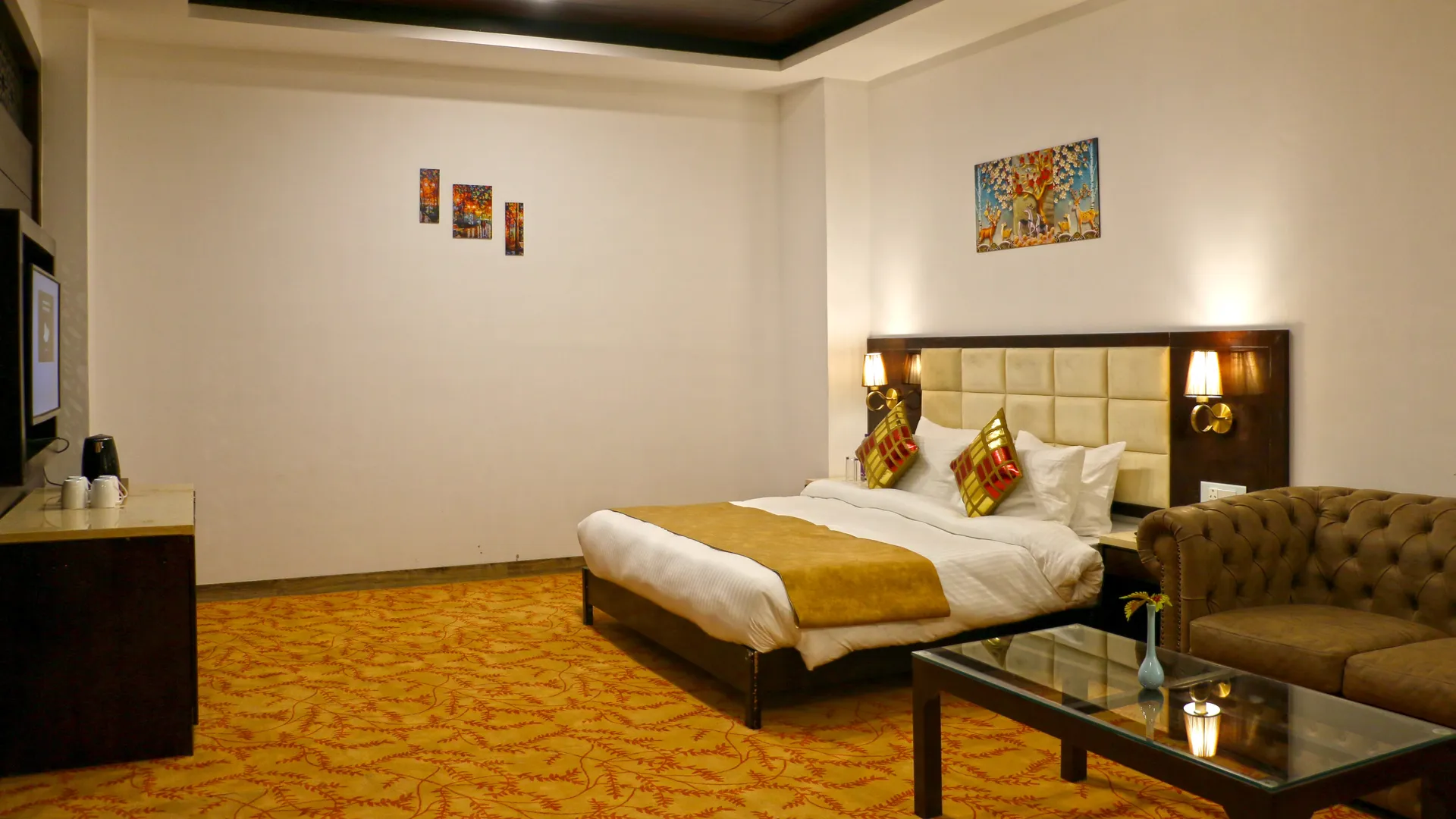 Tiaraa Hotels & Resorts Room