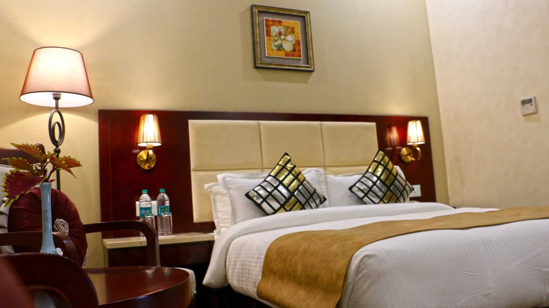 Tiaraa Hotels & Resorts Room