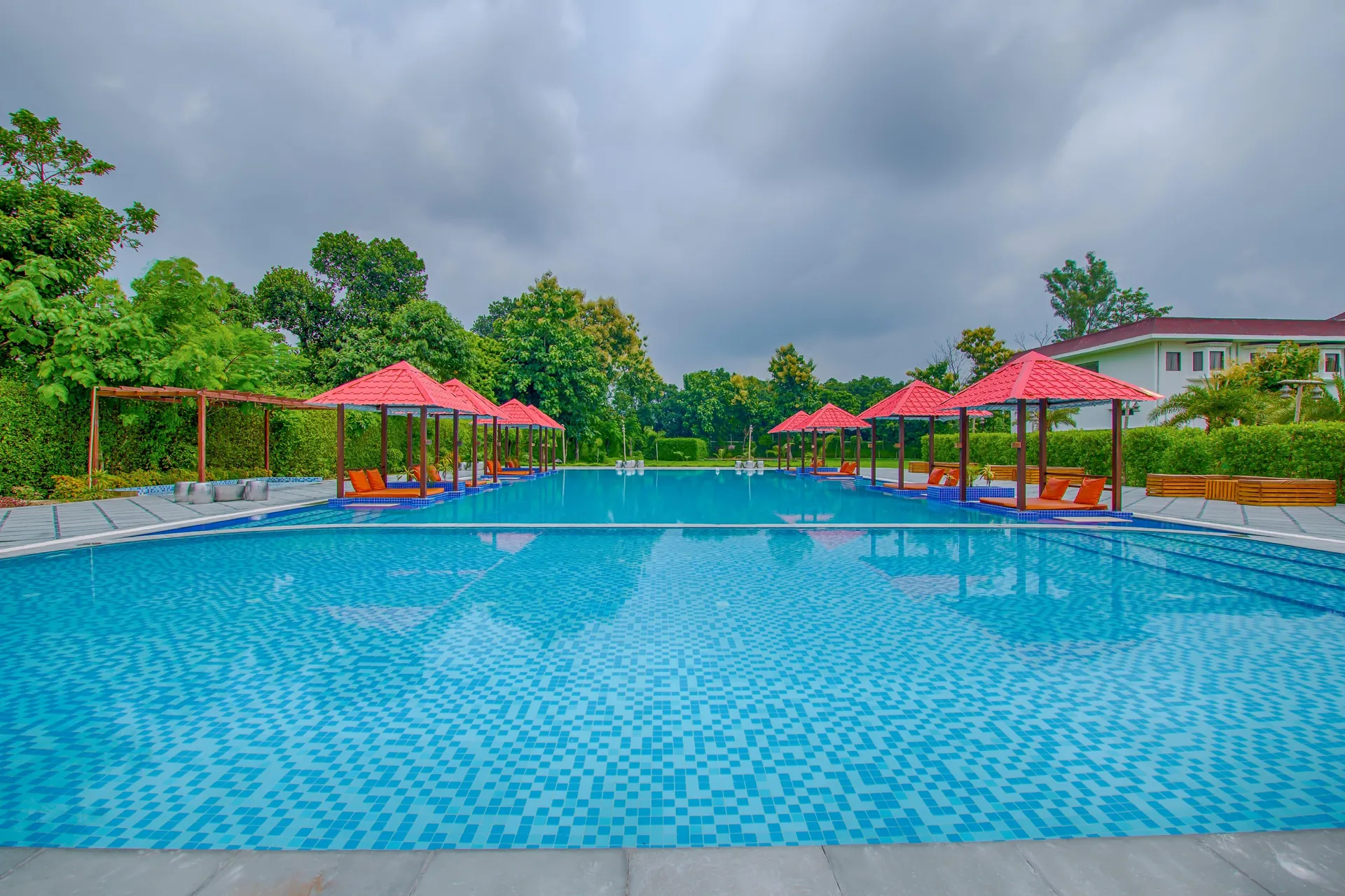 Tiaraa Hotels & Resorts Swimming Pool