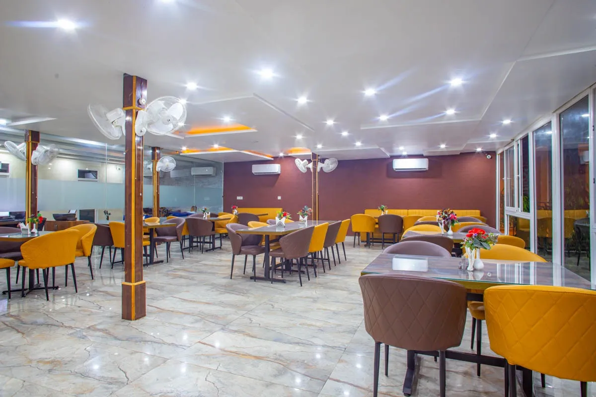 Wildlife Stays By Corbett Treff Restaurant
