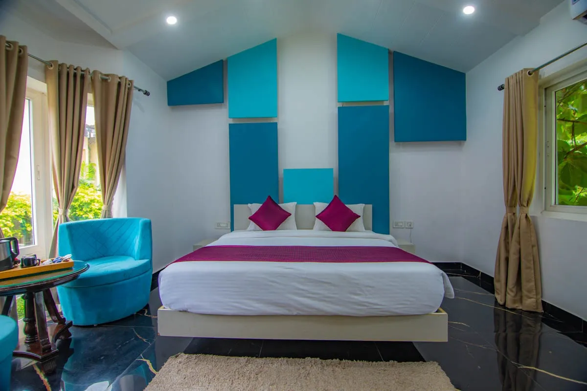 Wildlife Stays By Corbett Treff Room