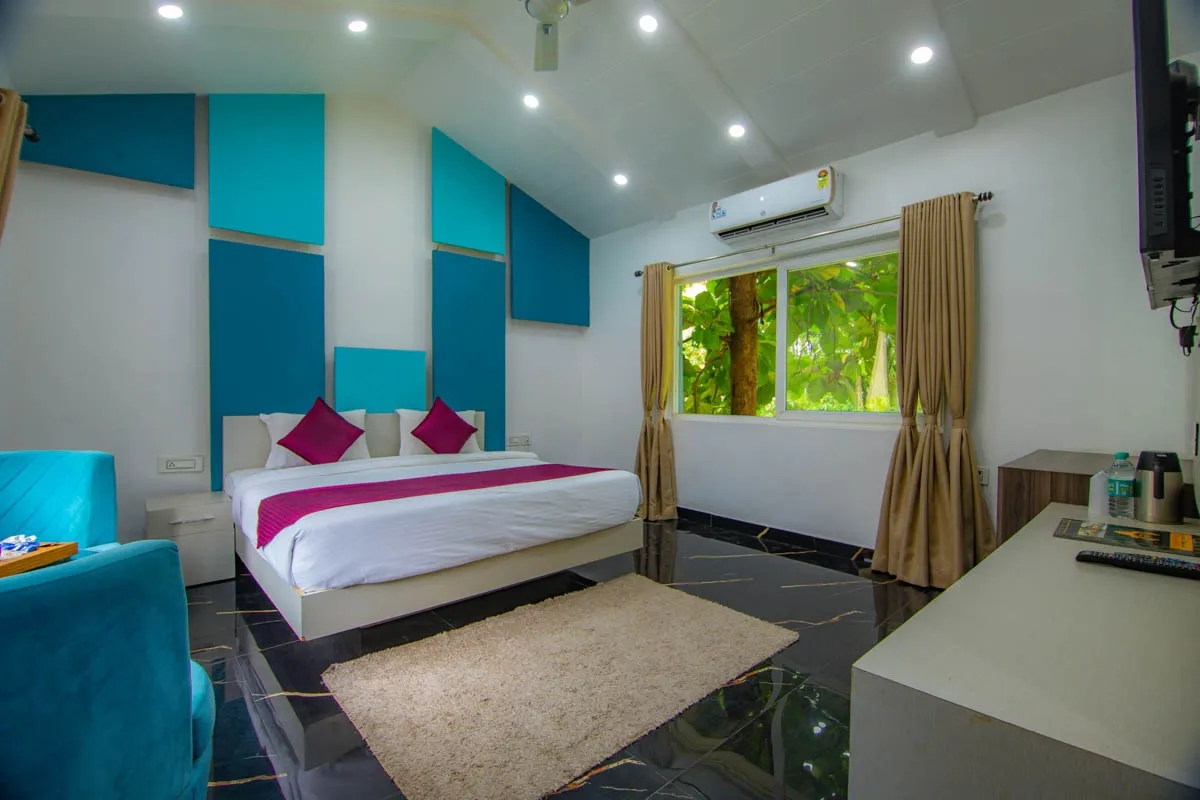 Wildlife Stays By Corbett Treff Room