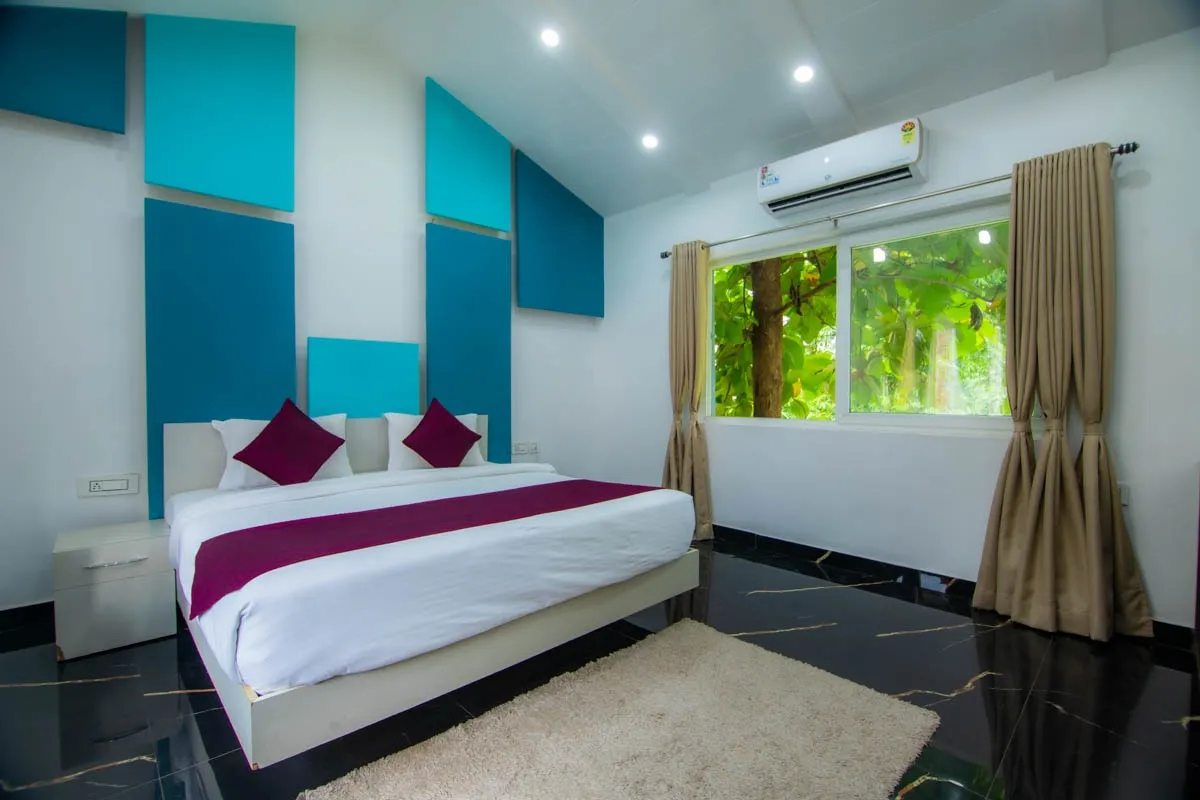 Wildlife Stays By Corbett Treff Room