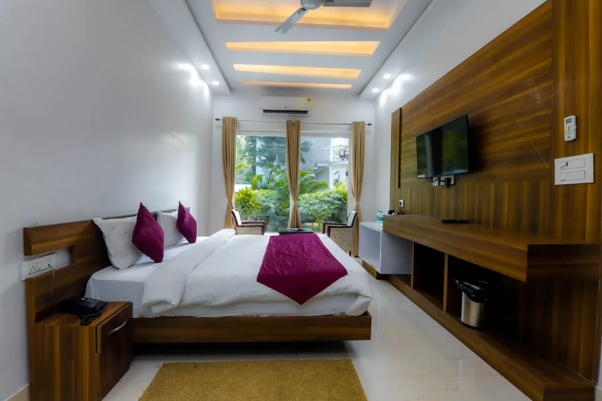 Wildlife Stays By Corbett Treff Room