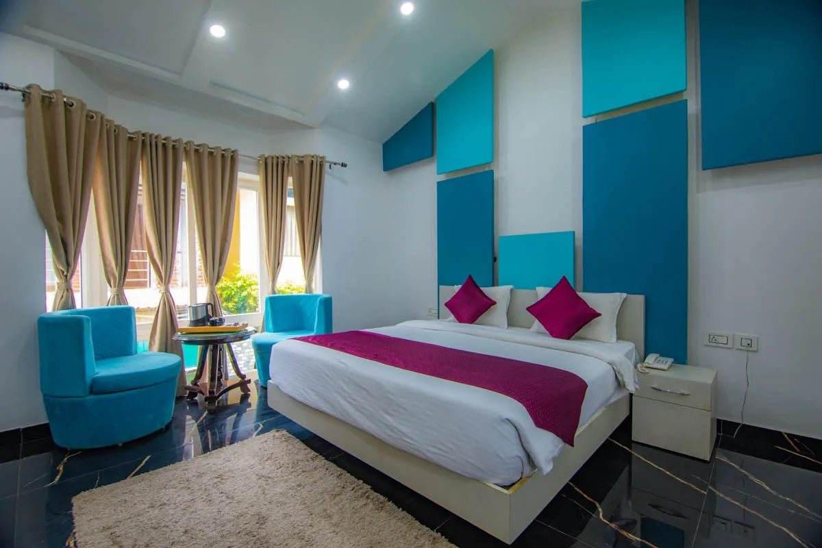 Wildlife Stays By Corbett Treff Room