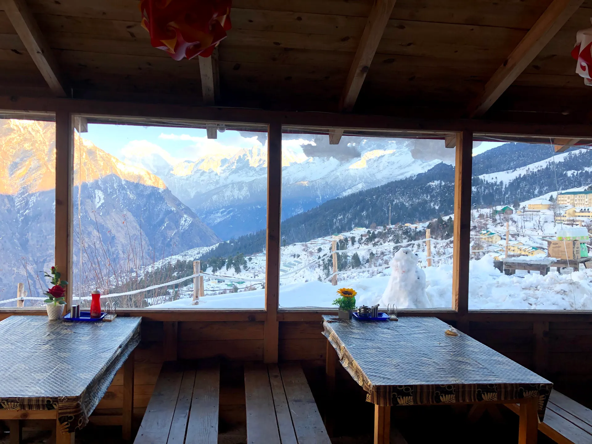 Blue Poppy Resort Auli - Near Auli Chairlift Banquet