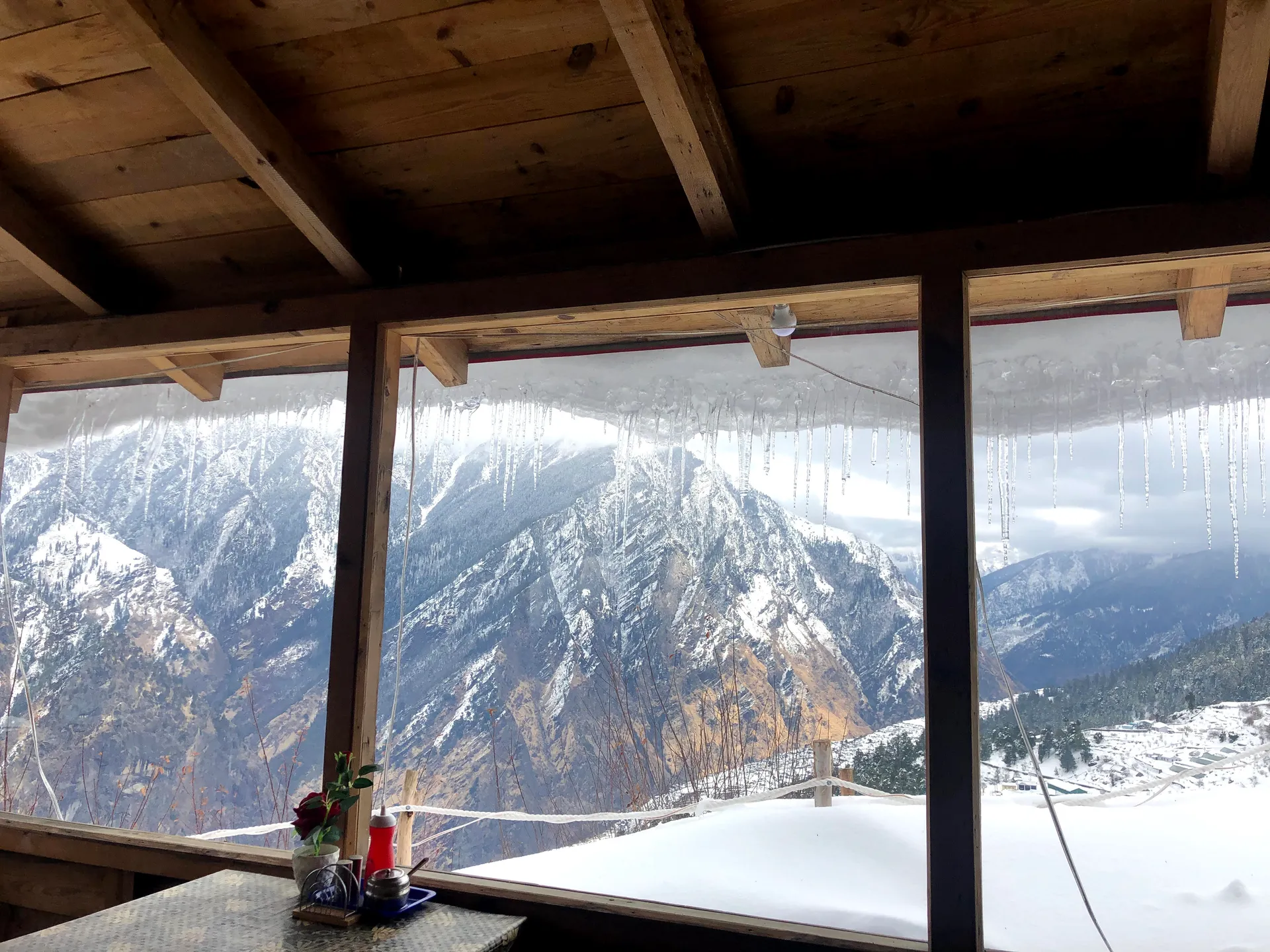 Blue Poppy Resort Auli - Near Auli Chairlift Common Area