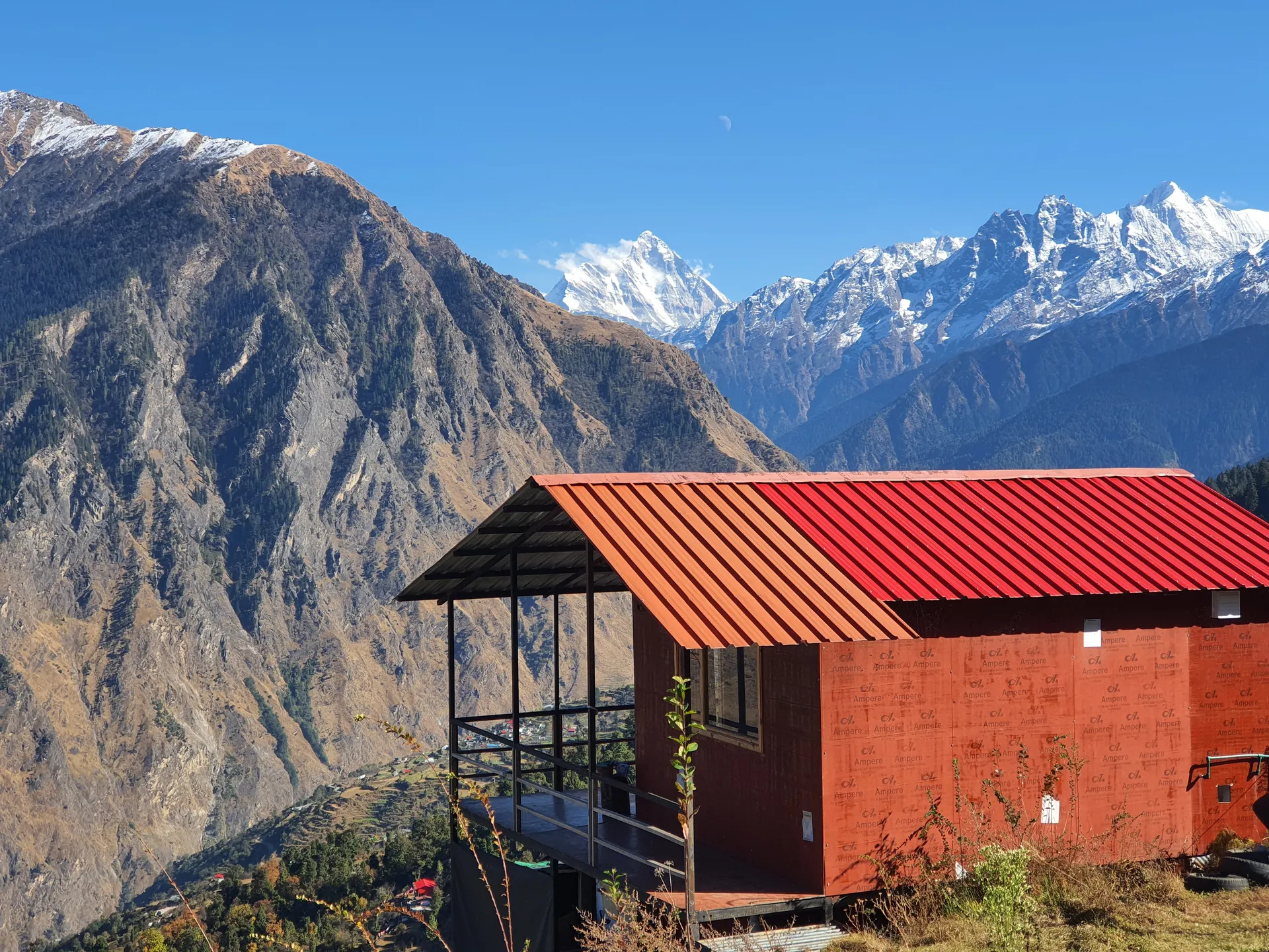 Blue Poppy Resort Auli - Near Auli Chairlift Garden