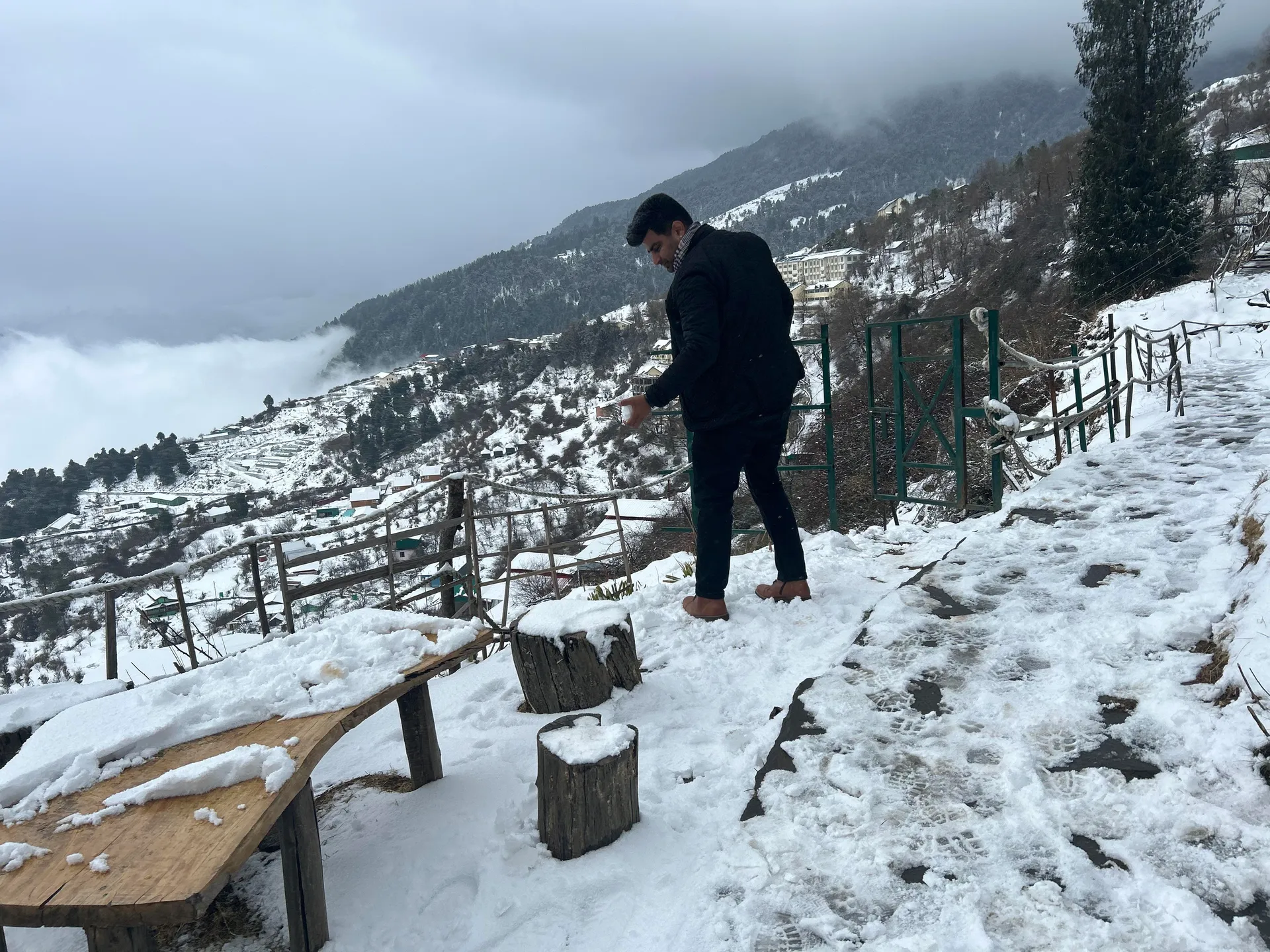 Blue Poppy Resort Auli - Near Auli Chairlift Outdoors
