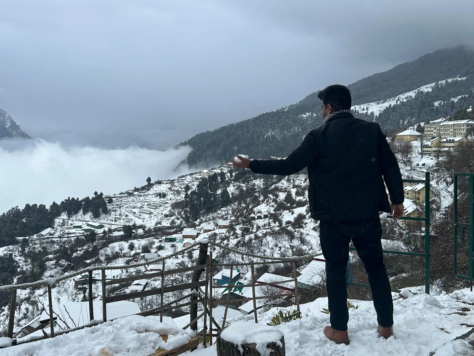 Blue Poppy Resort Auli - Near Auli Chairlift Outdoors