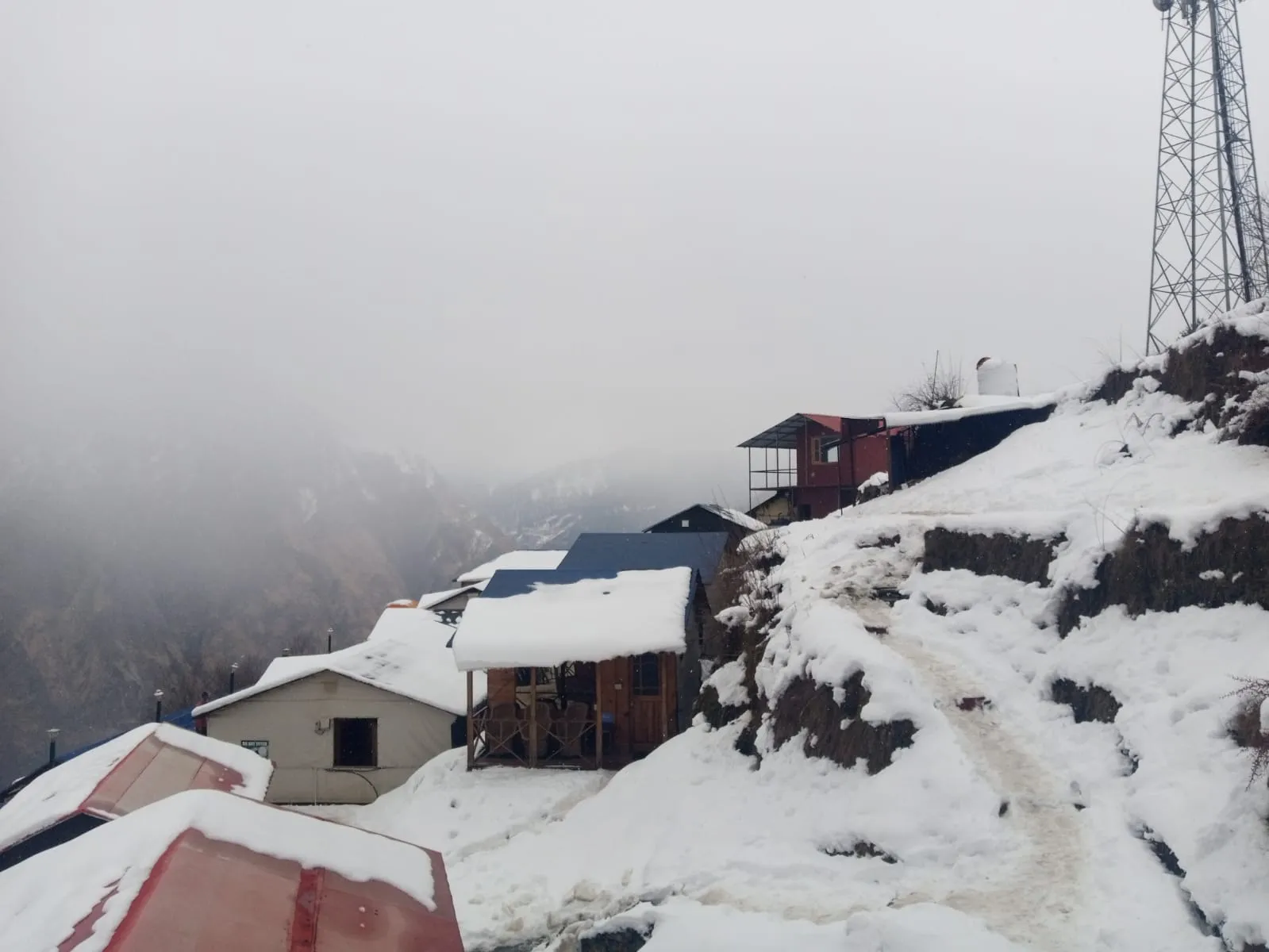 Blue Poppy Resort Auli - Near Auli Chairlift Outdoors