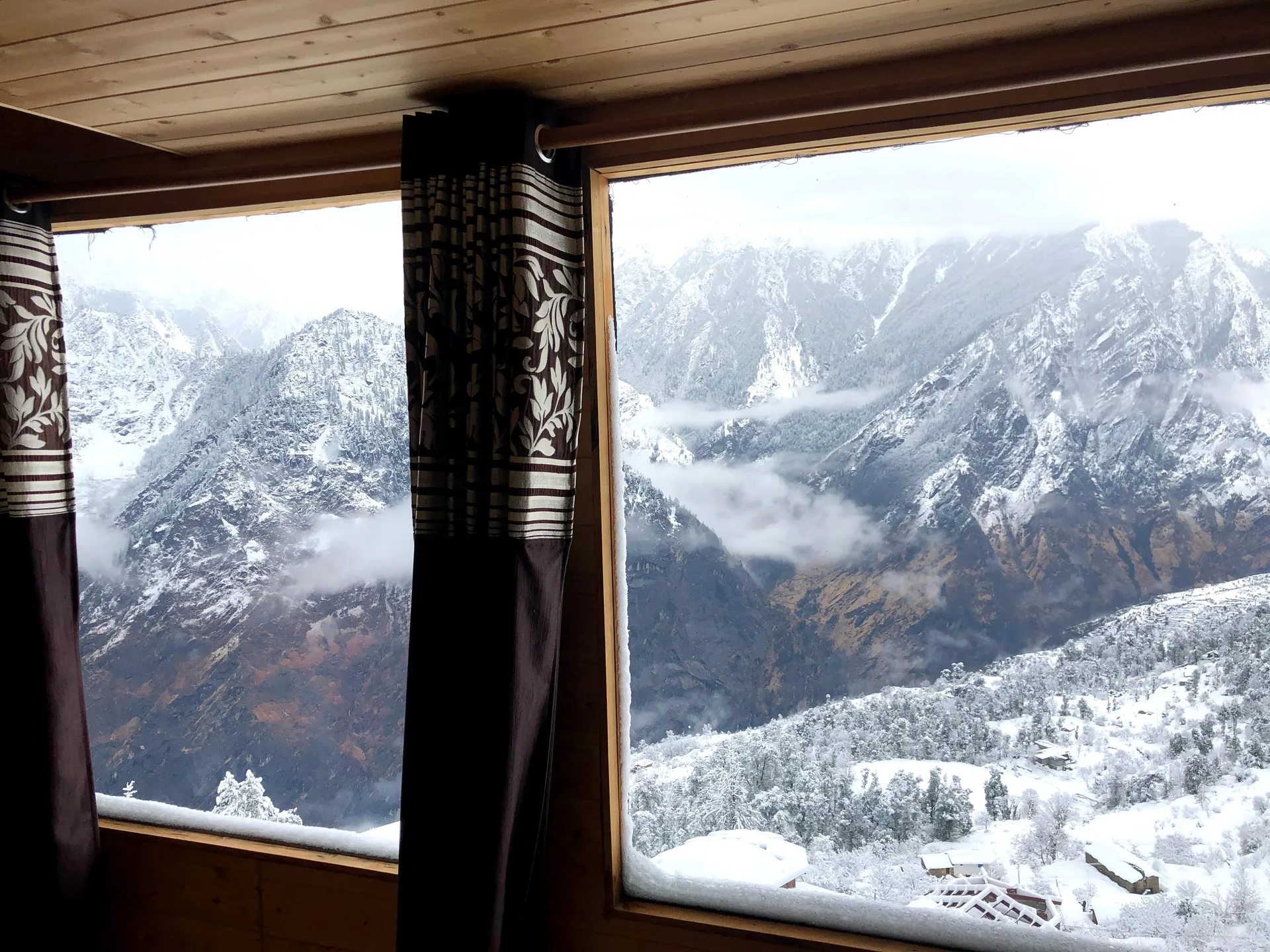 Blue Poppy Resort Auli - Near Auli Chairlift Outdoors