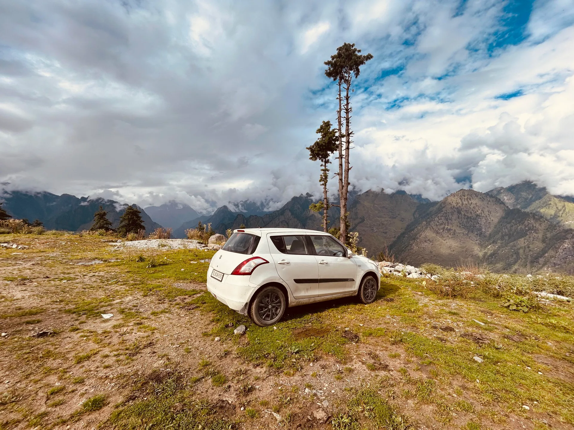 Blue Poppy Resort Auli - Near Auli Chairlift Parking