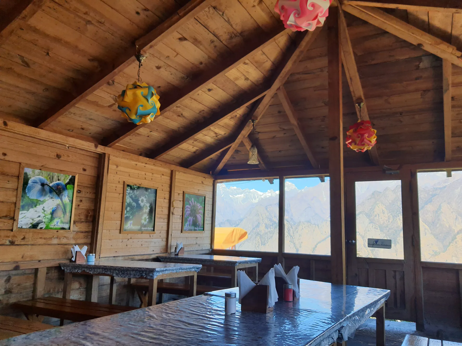 Blue Poppy Resort Auli - Near Auli Chairlift Restaurant
