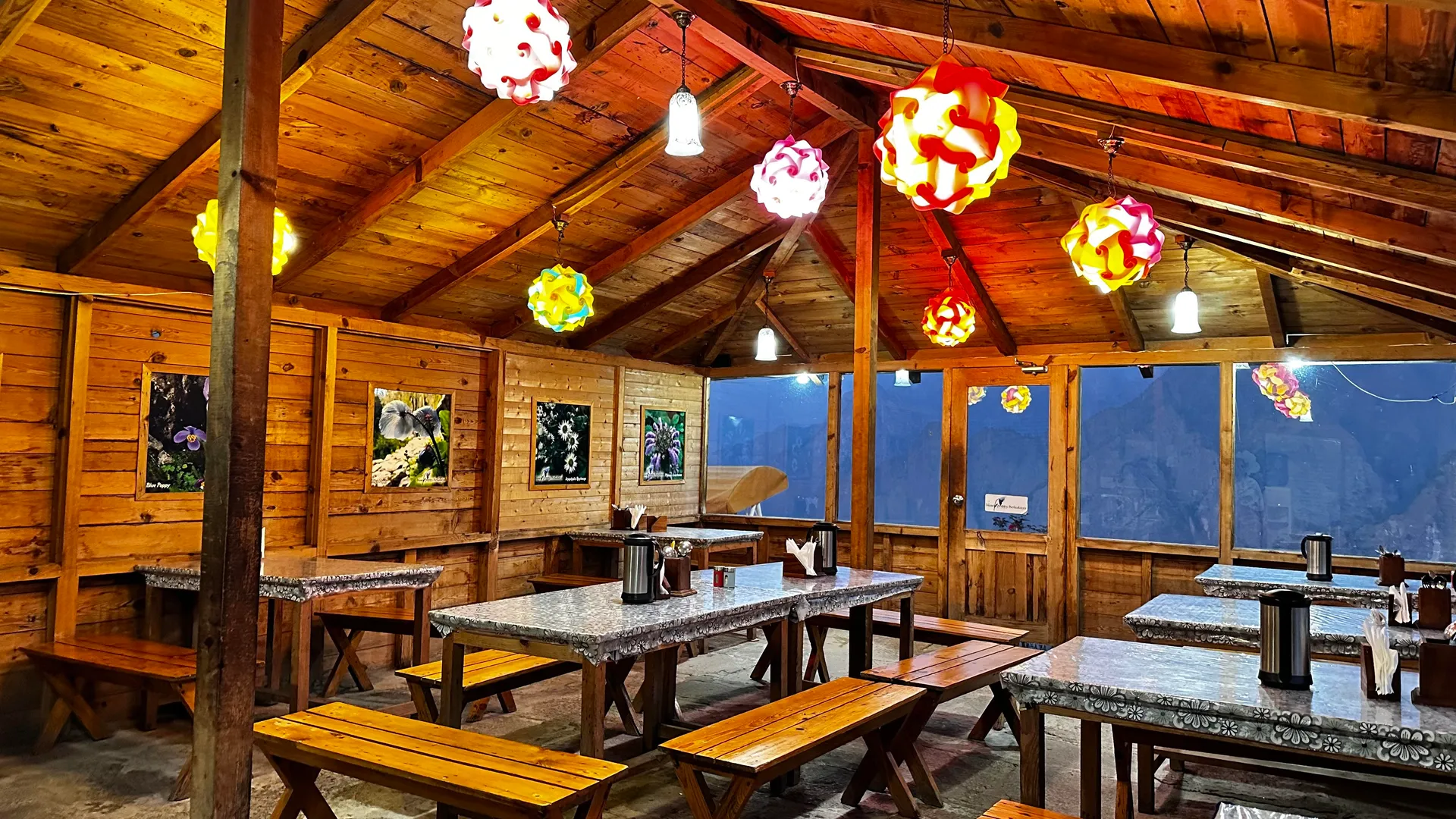 Blue Poppy Resort Auli - Near Auli Chairlift Restaurant