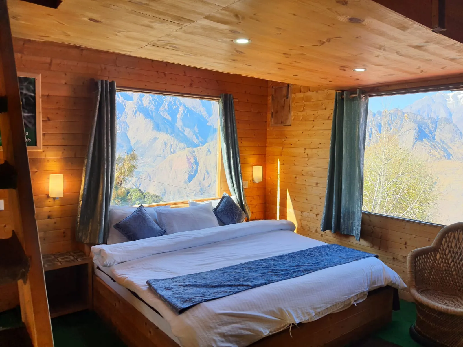 Blue Poppy Resort Auli - Near Auli Chairlift Room