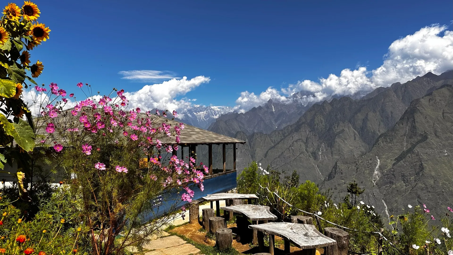 Blue Poppy Resort Auli - Near Auli Chairlift Room