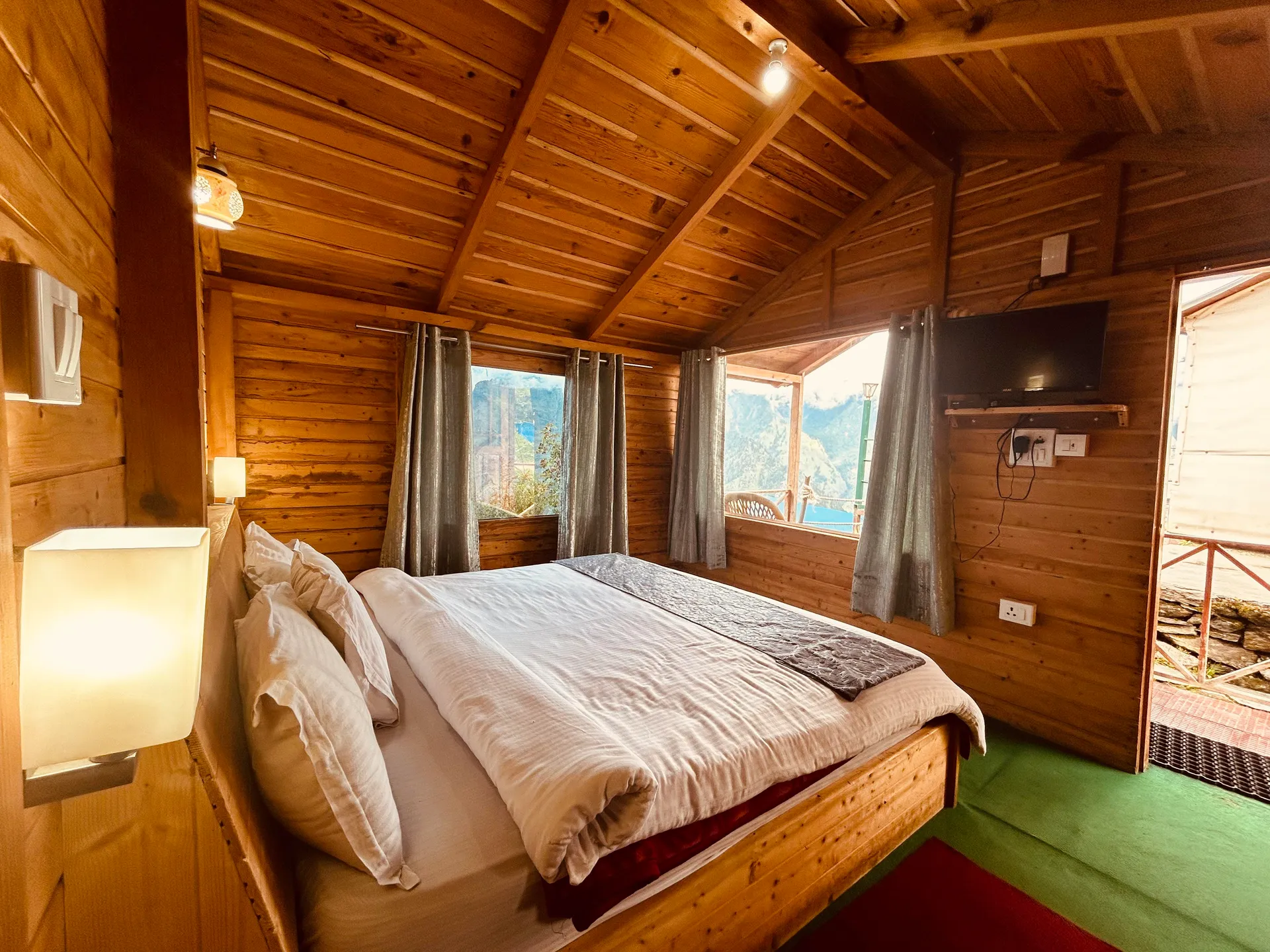 Blue Poppy Resort Auli - Near Auli Chairlift Room