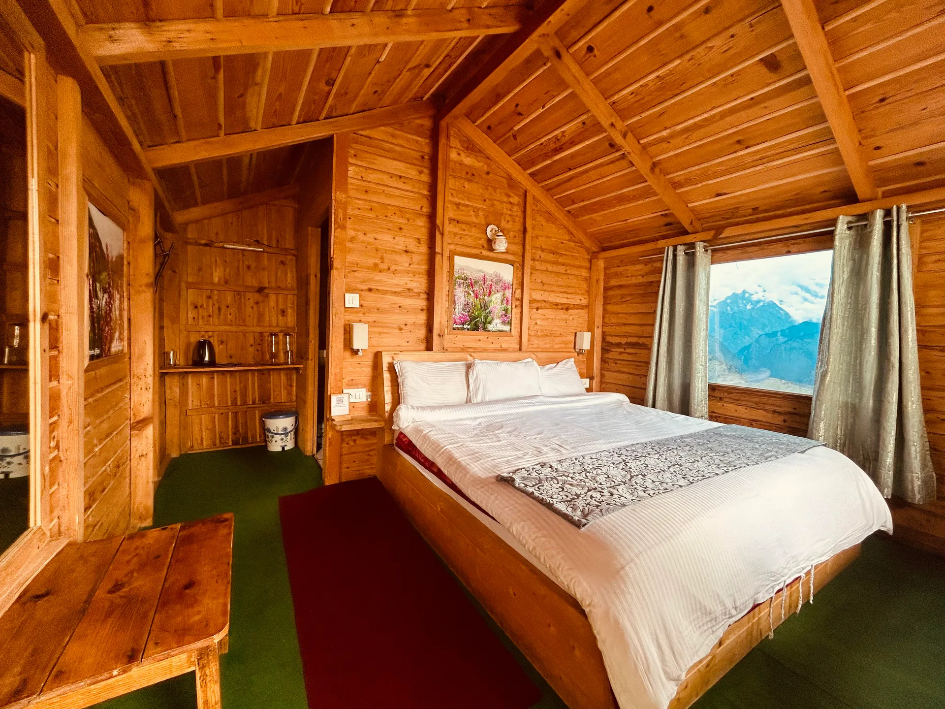 Blue Poppy Resort Auli - Near Auli Chairlift Room