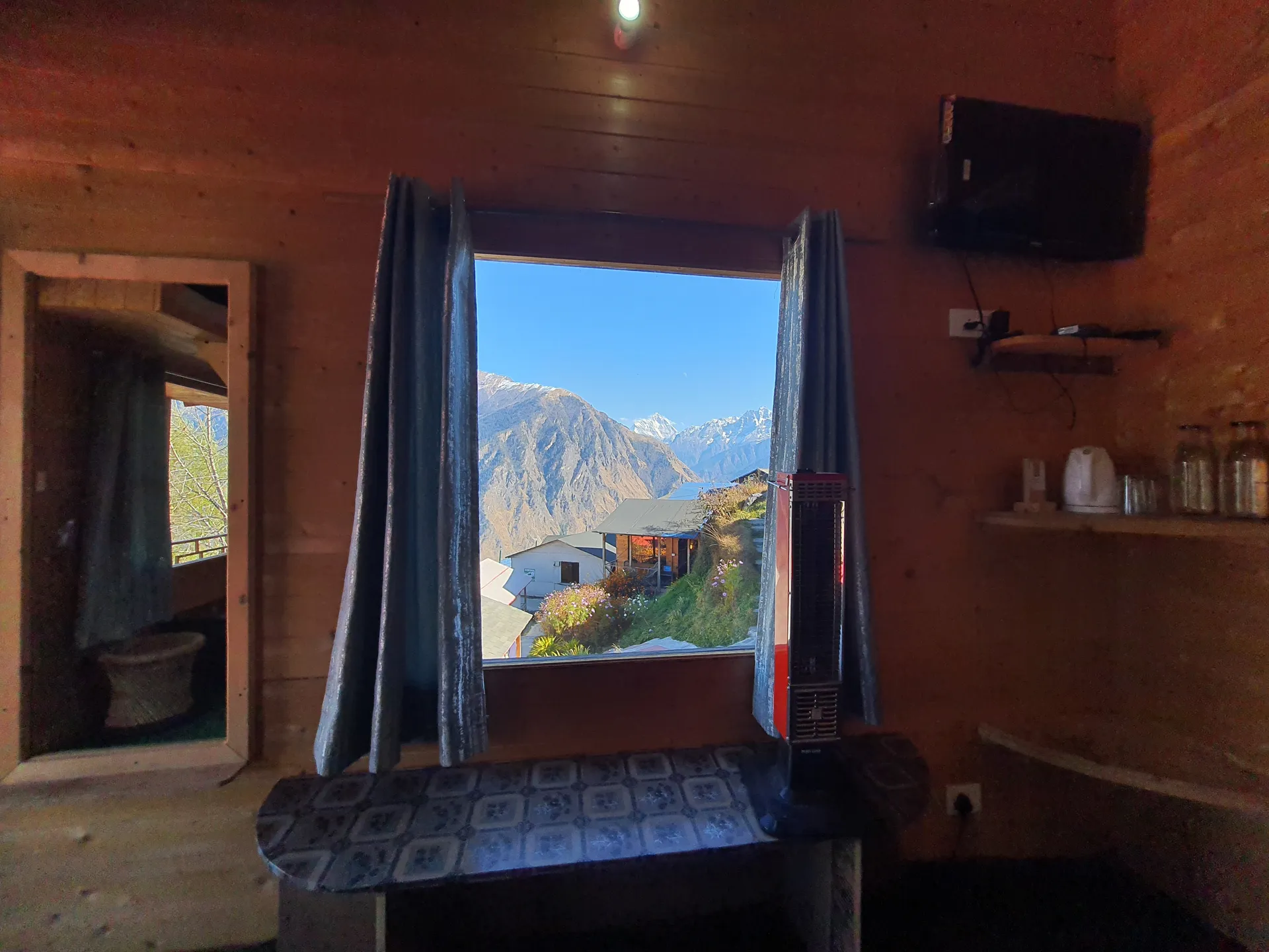 Blue Poppy Resort Auli - Near Auli Chairlift Room