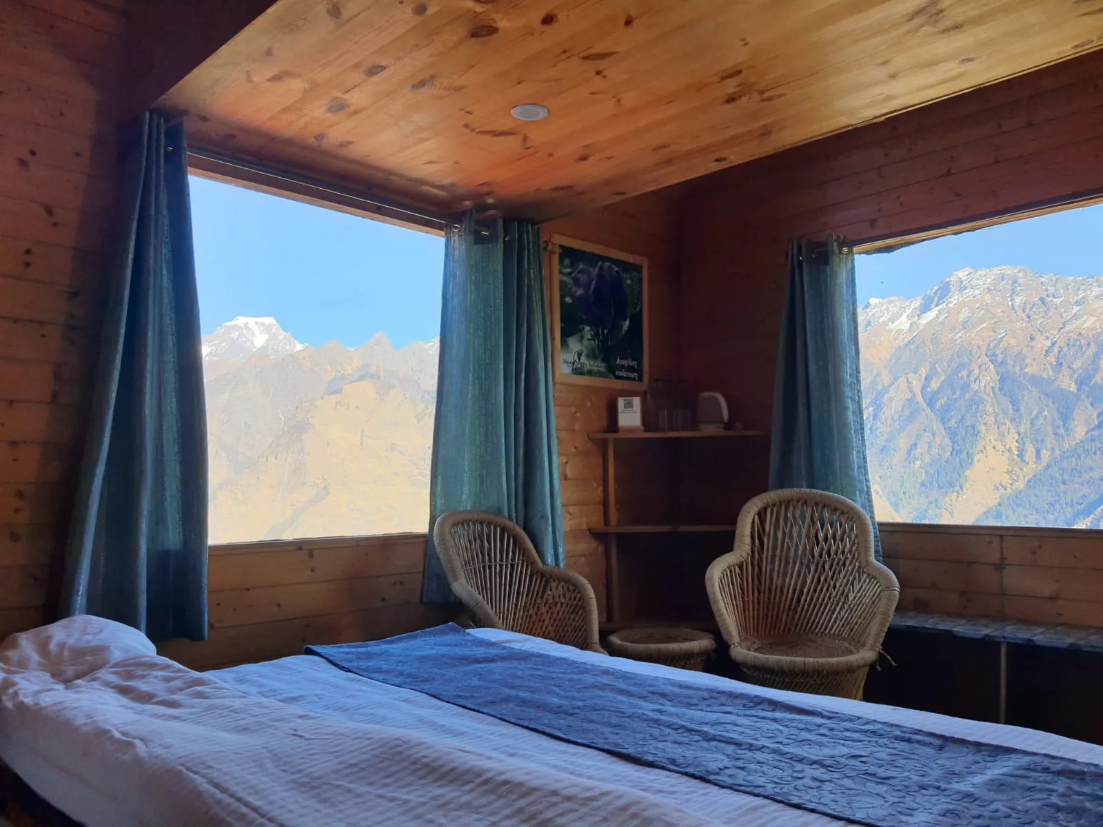Blue Poppy Resort Auli - Near Auli Chairlift Room