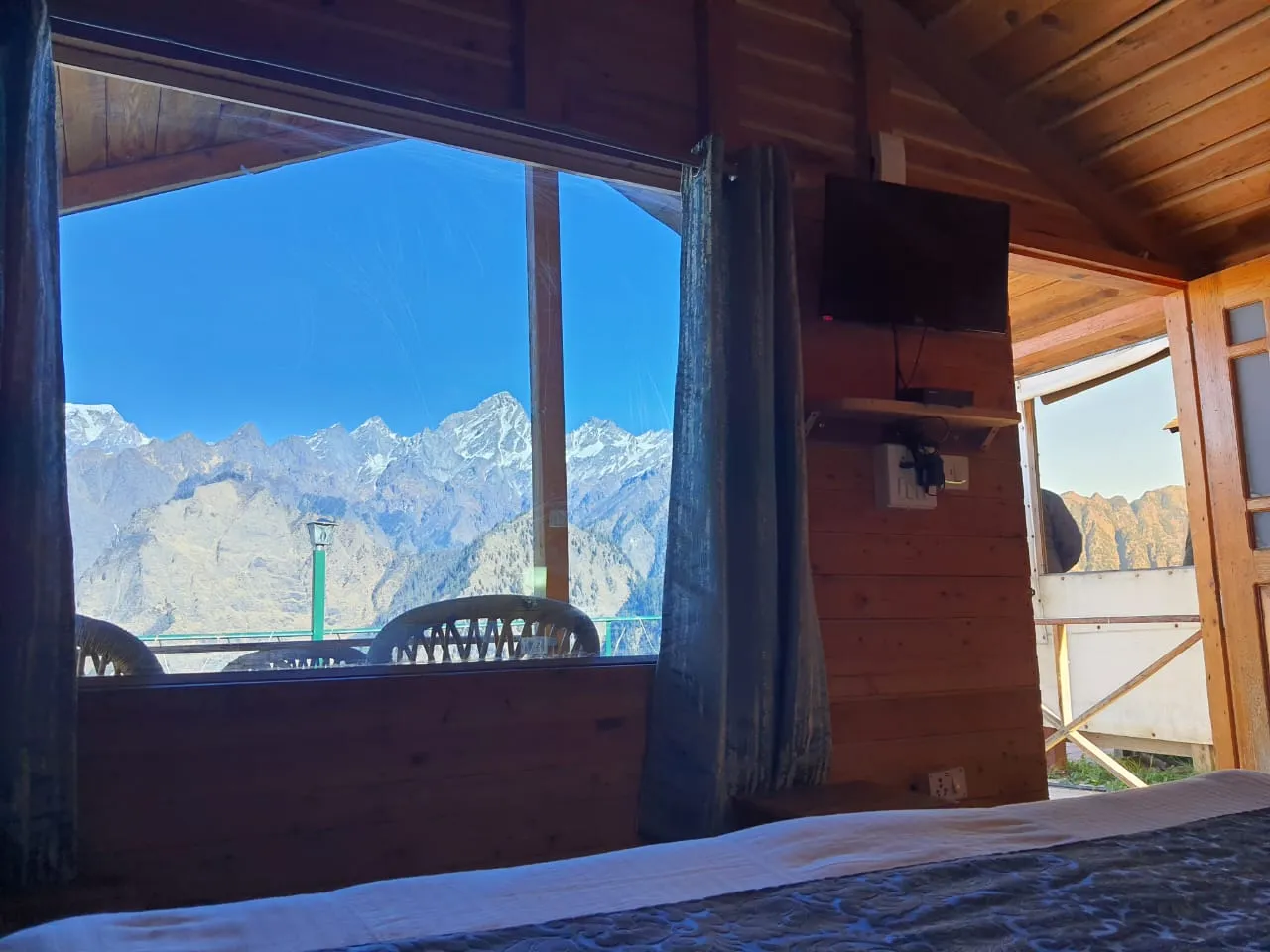 Blue Poppy Resort Auli - Near Auli Chairlift Room